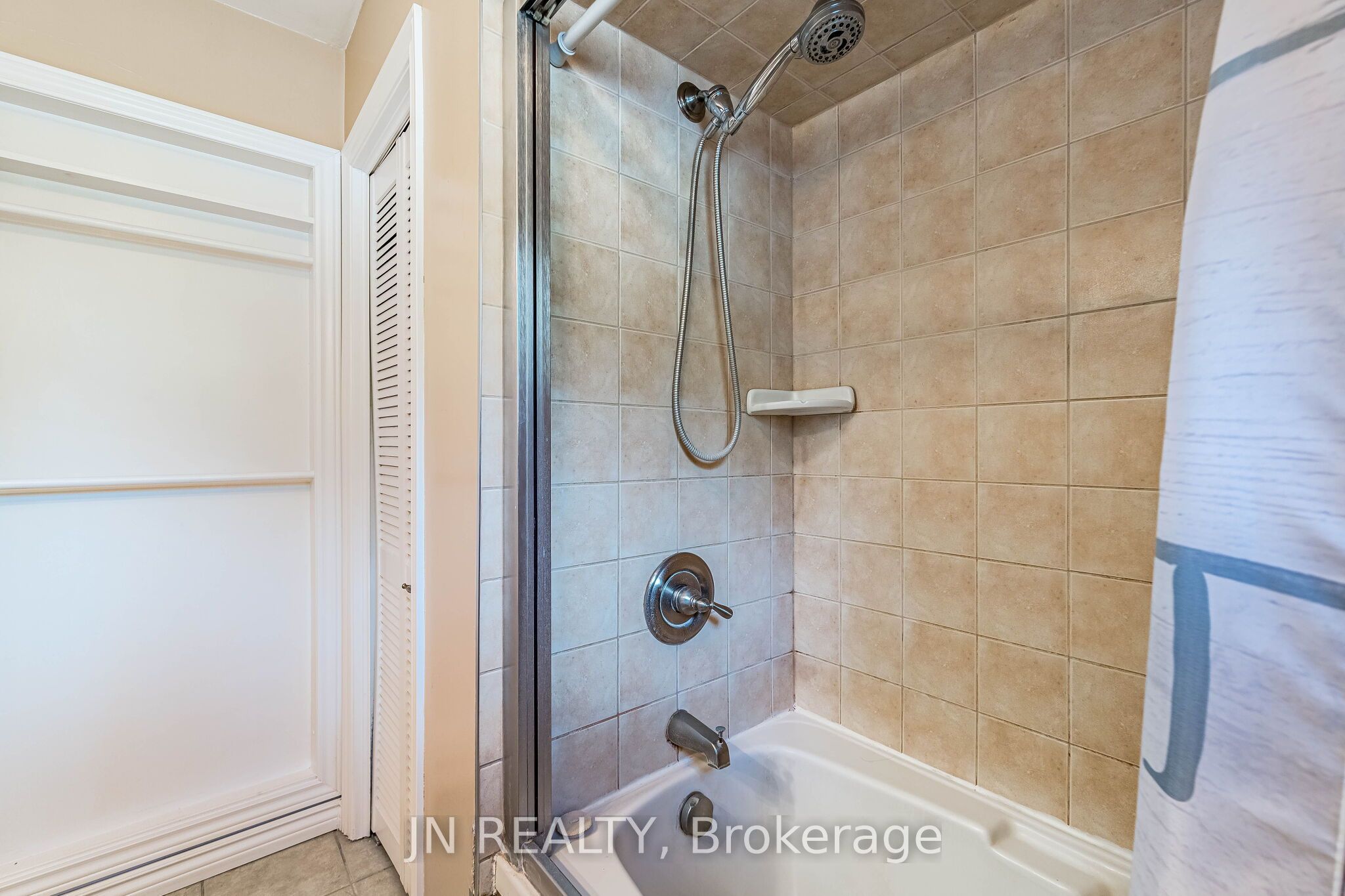 49 School Street Property Photo 33