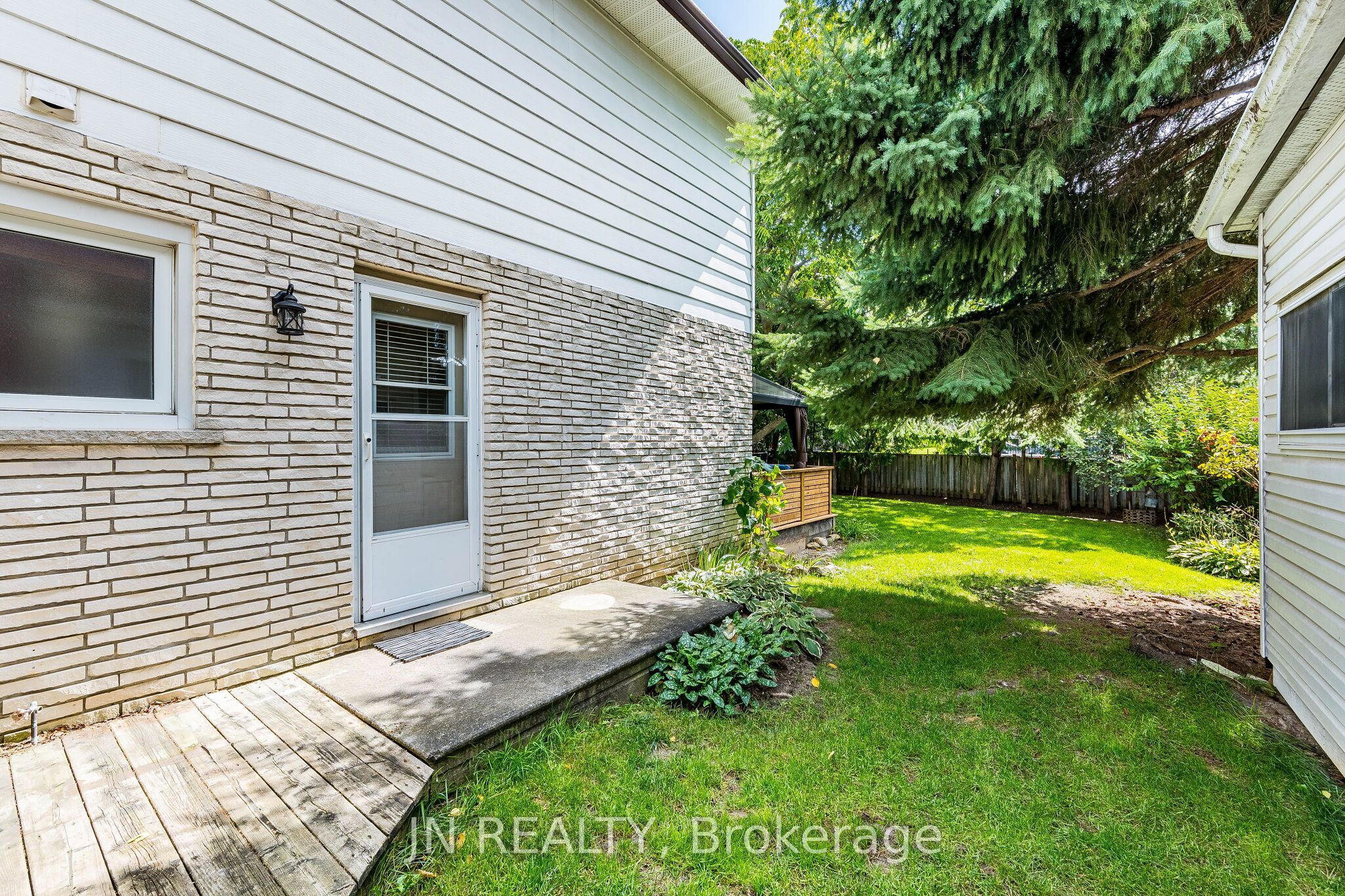 49 School Street Property Photo 40