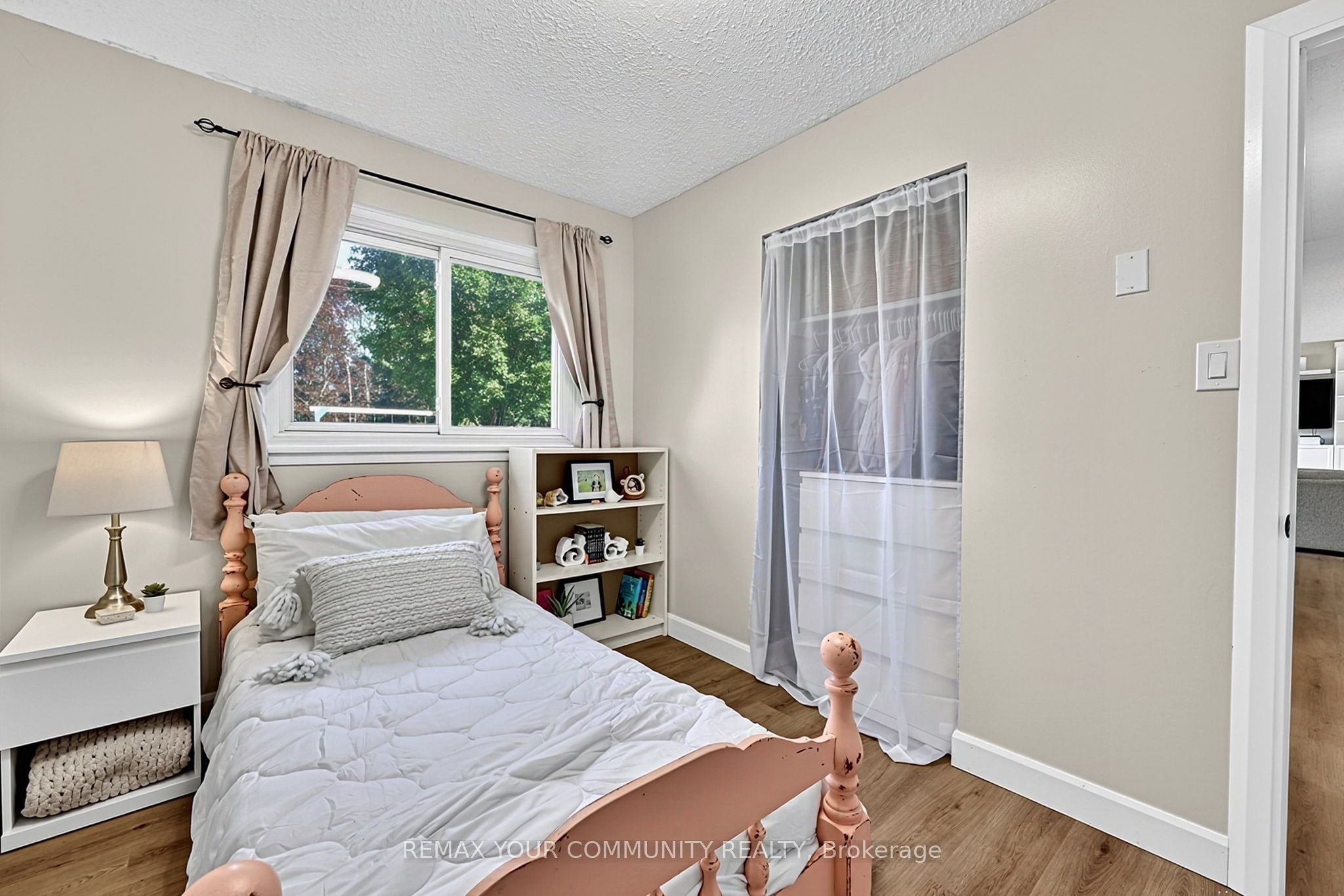 239 Sunset Crescent Property Photo 17
