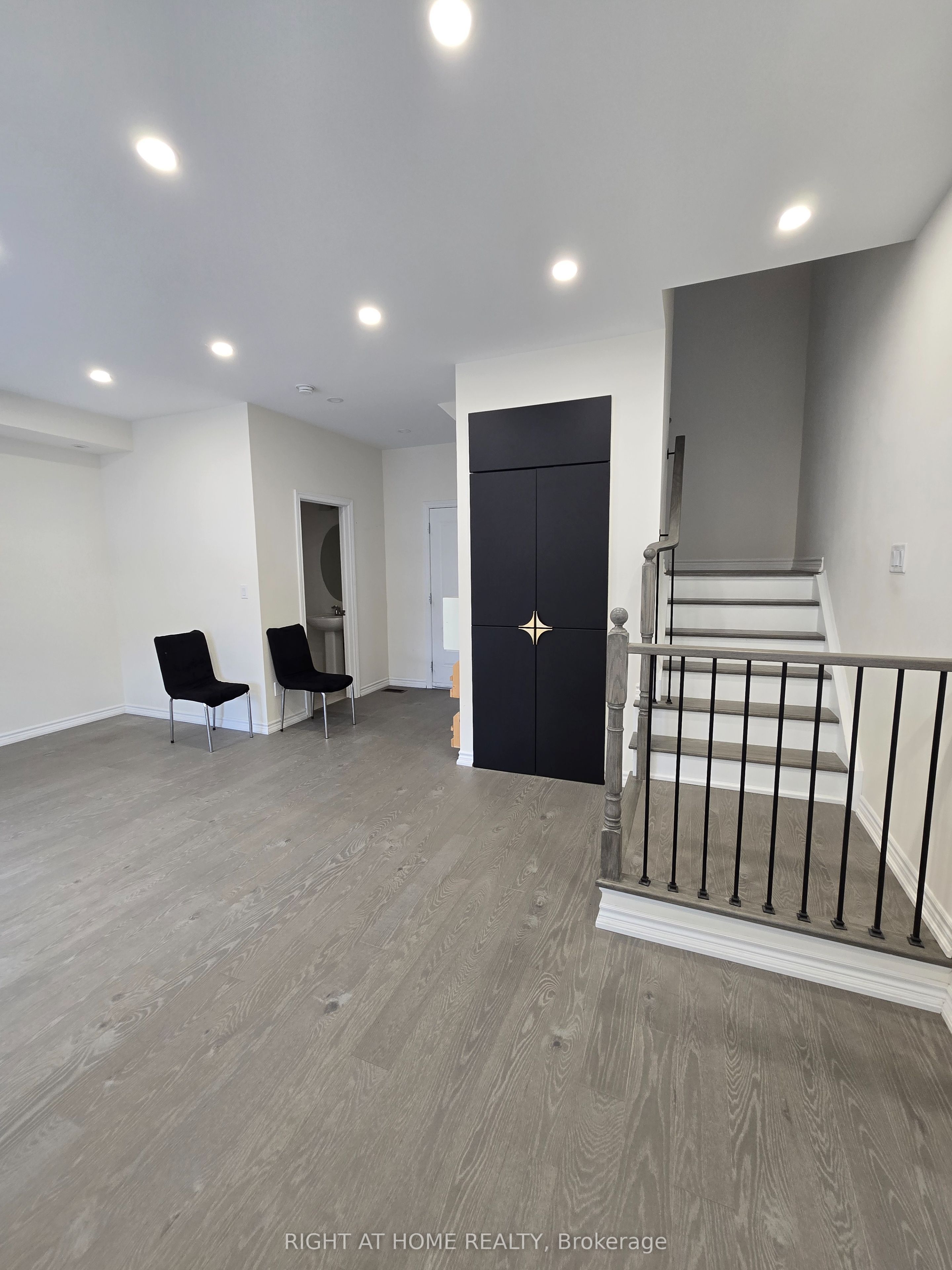 14 Concetta Conte Avenue Property Photo 6