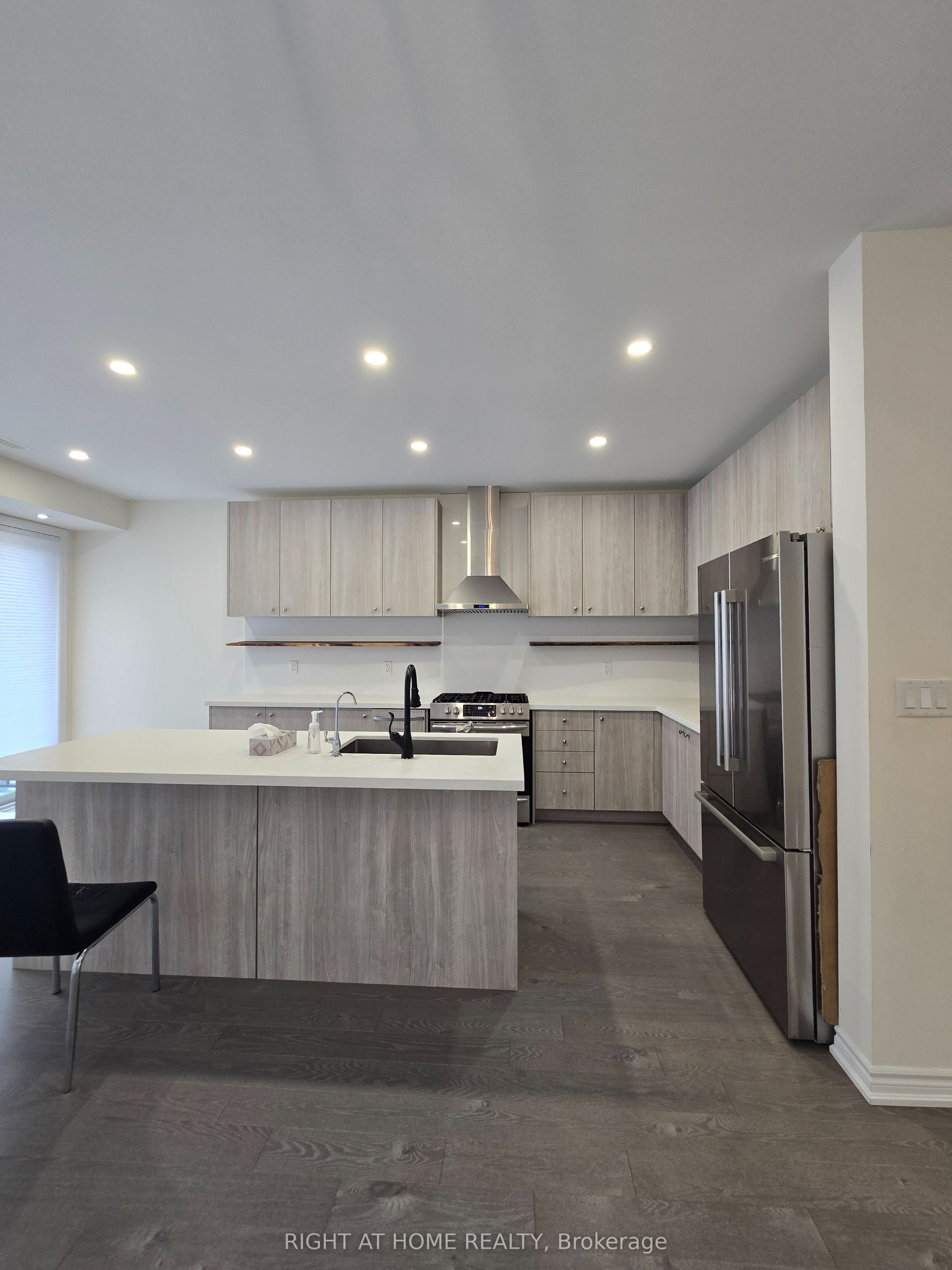 14 Concetta Conte Avenue Property Photo 9