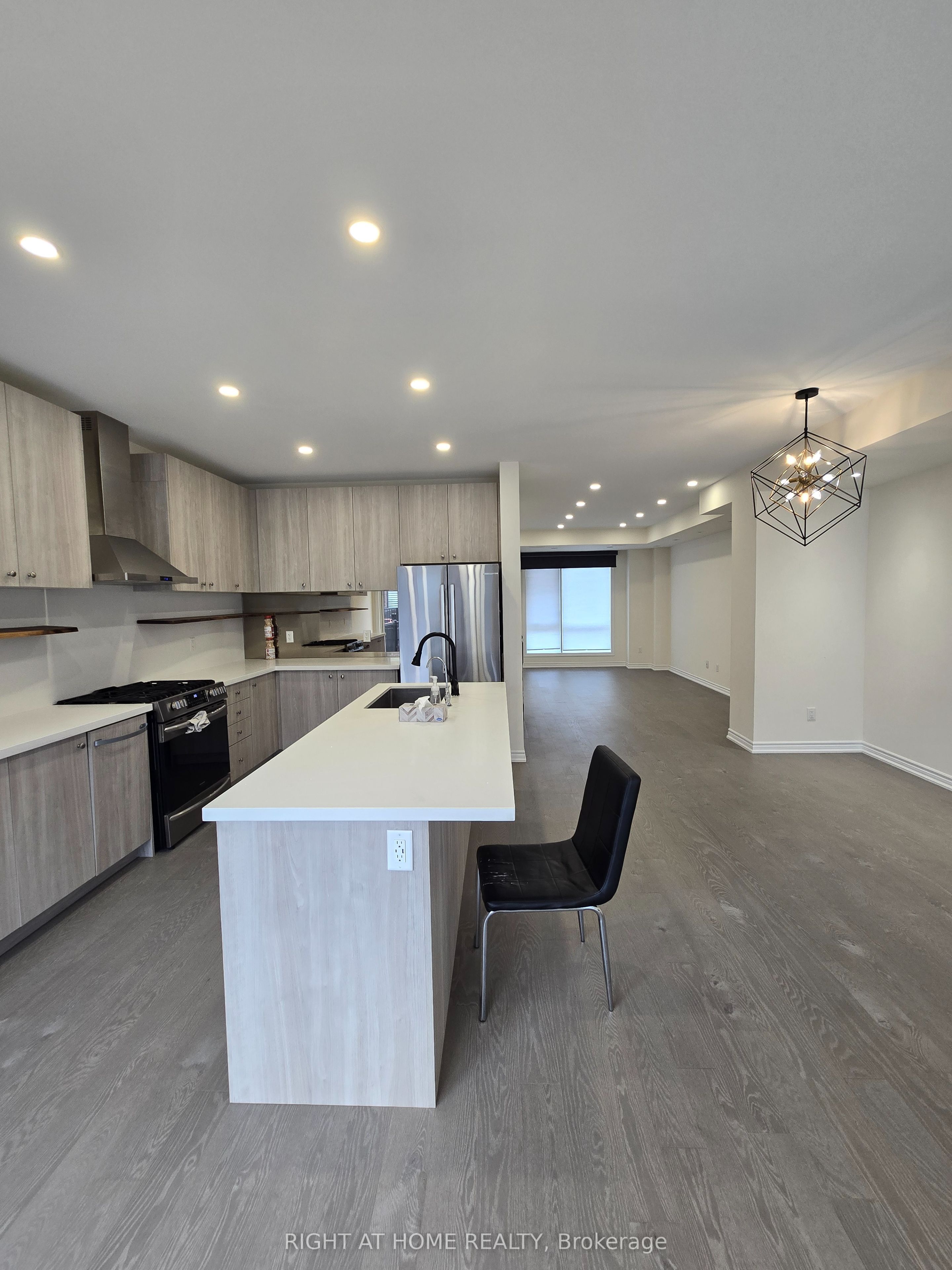 14 Concetta Conte Avenue Property Photo 12