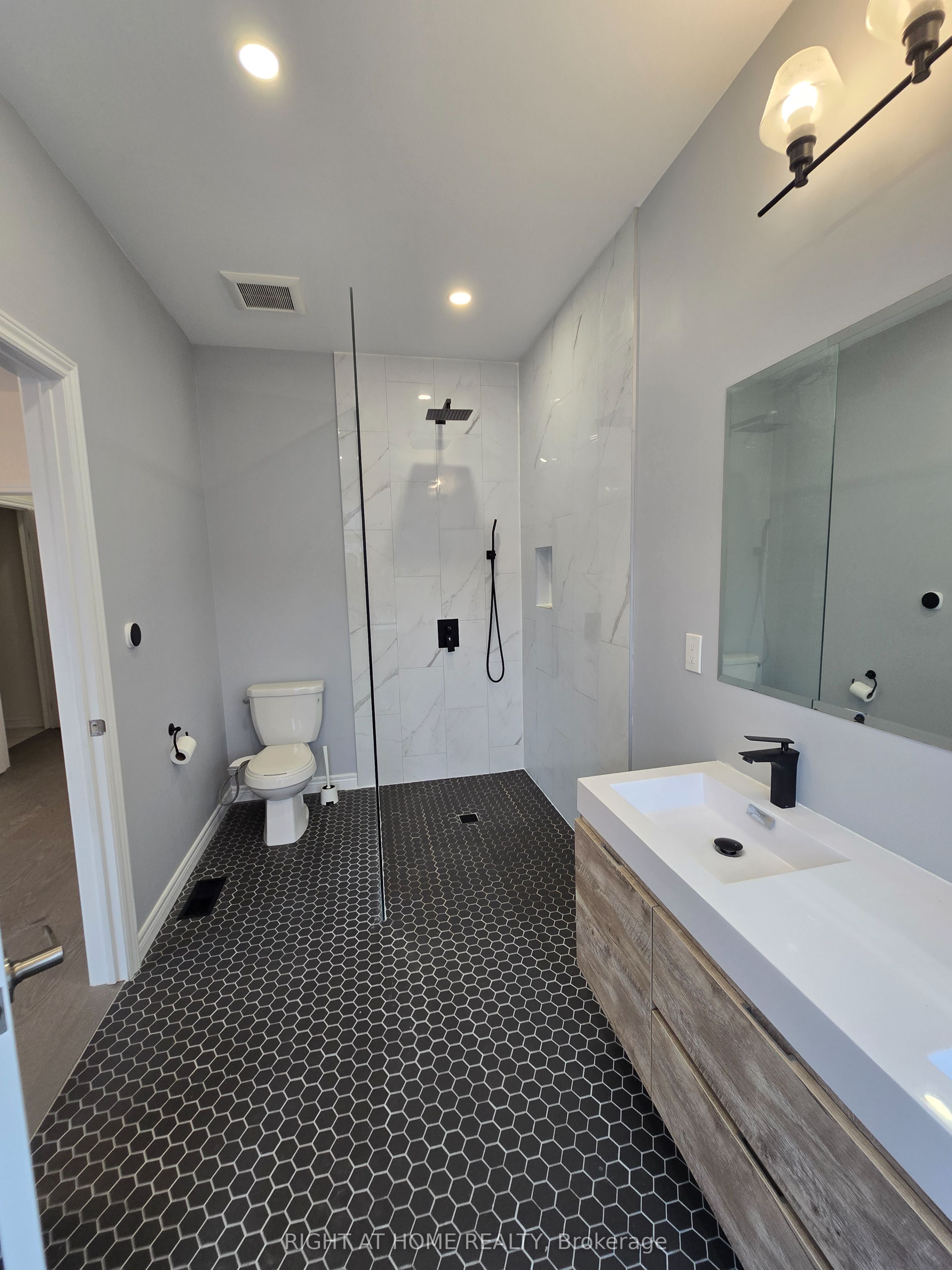 14 Concetta Conte Avenue Property Photo 38