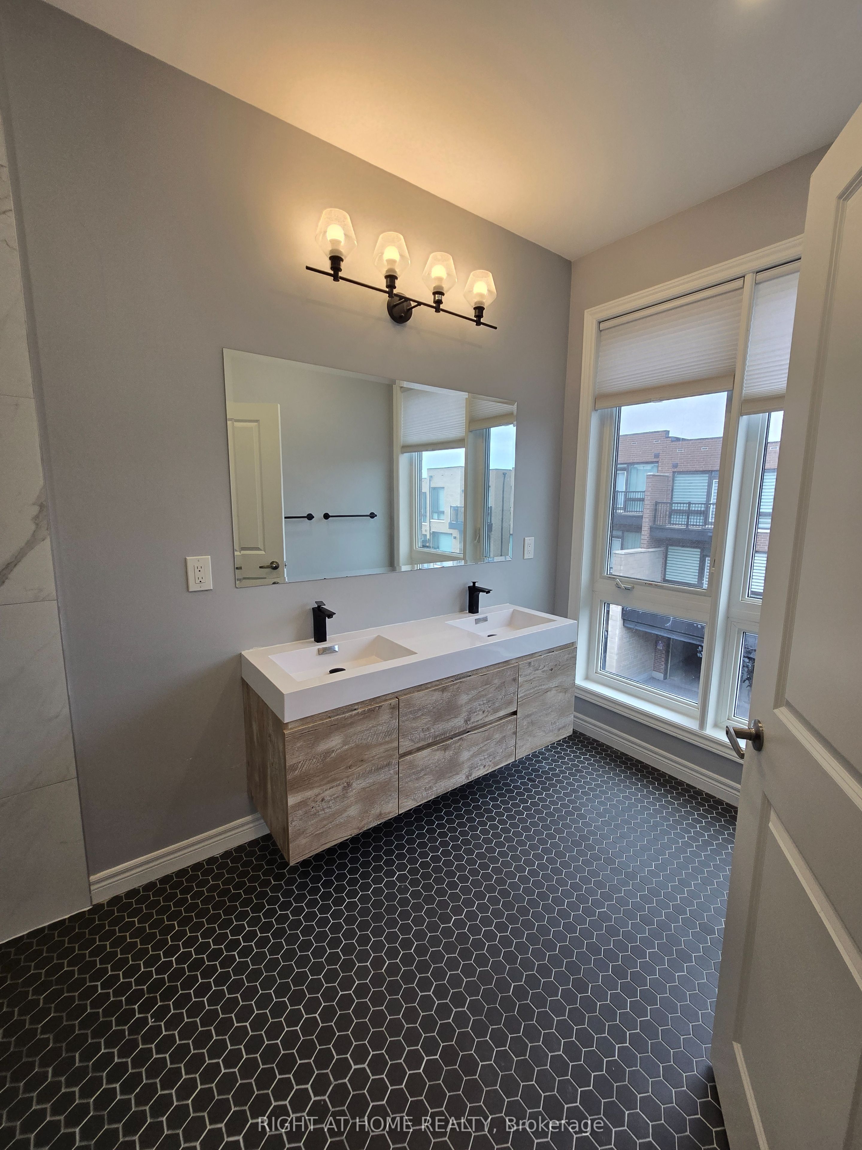 14 Concetta Conte Avenue Property Photo 39