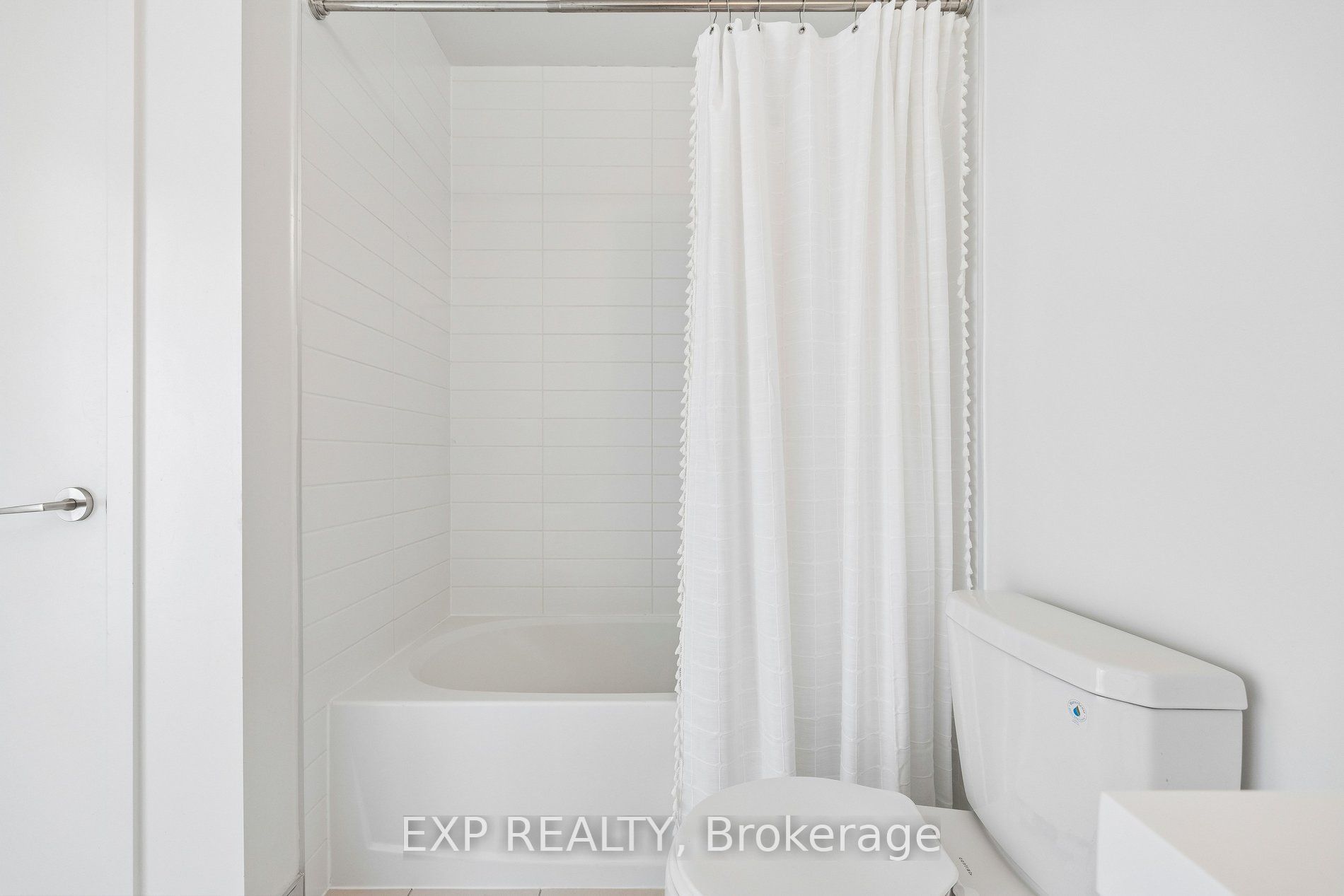 292 Verdale Crossing 1816 Property Photo 24