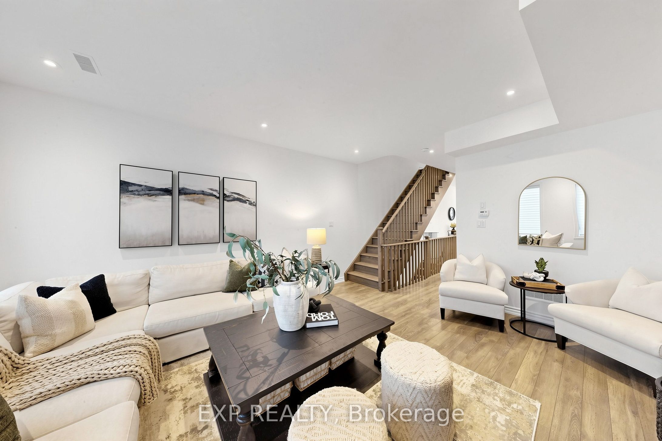 75 Cornell Centre Boulevard Property Photo 2