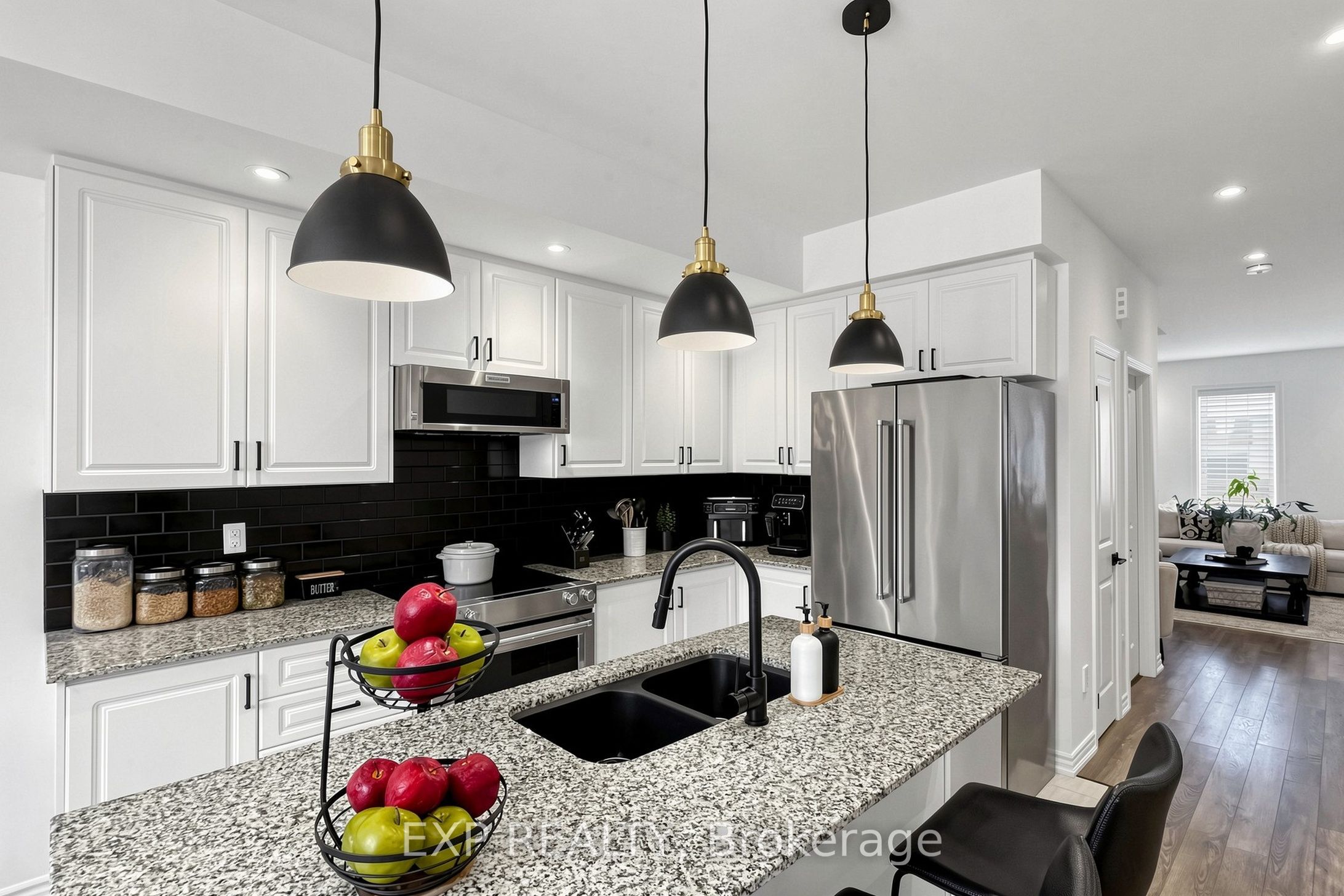 75 Cornell Centre Boulevard Property Photo 8