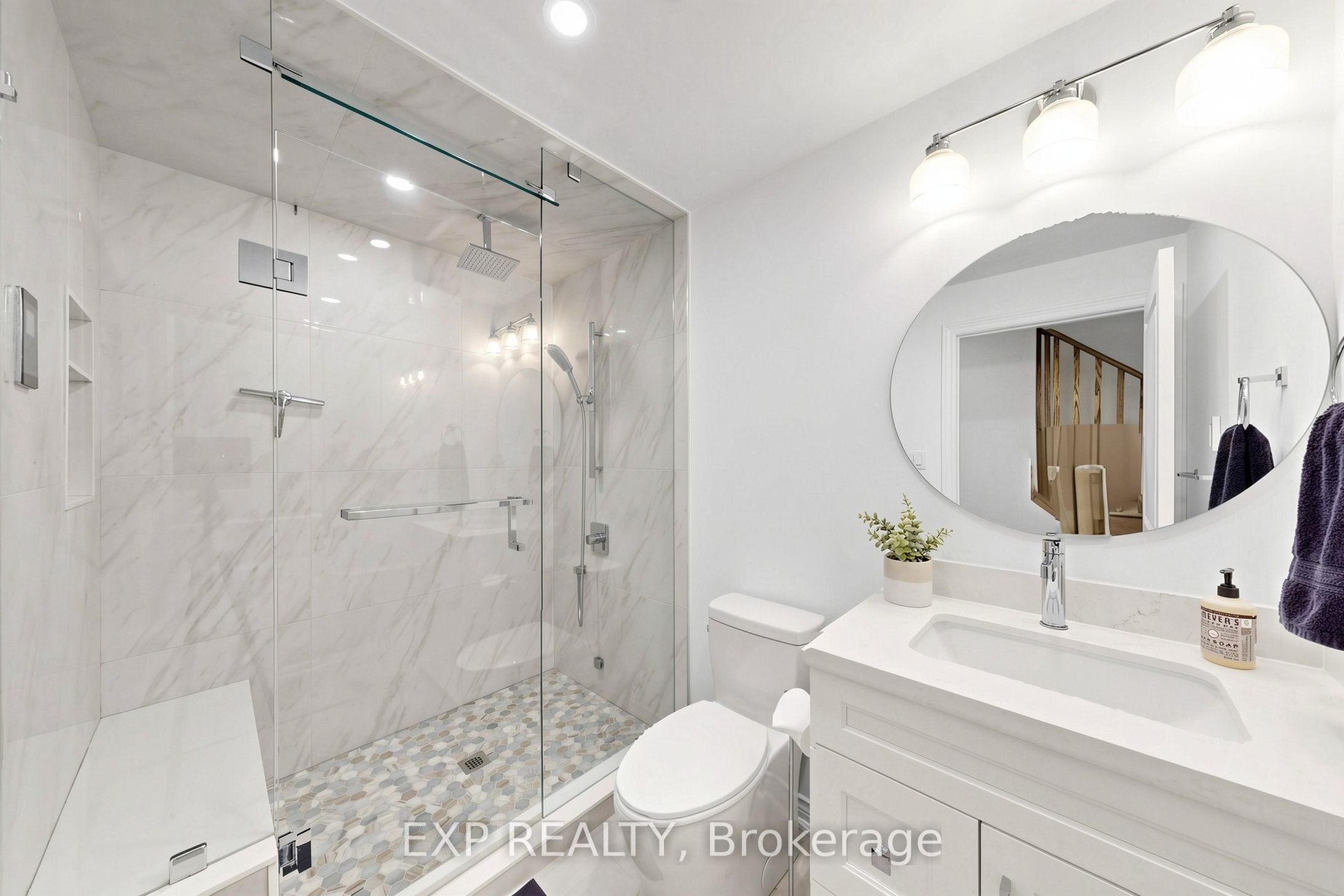 75 Cornell Centre Boulevard Property Photo 18