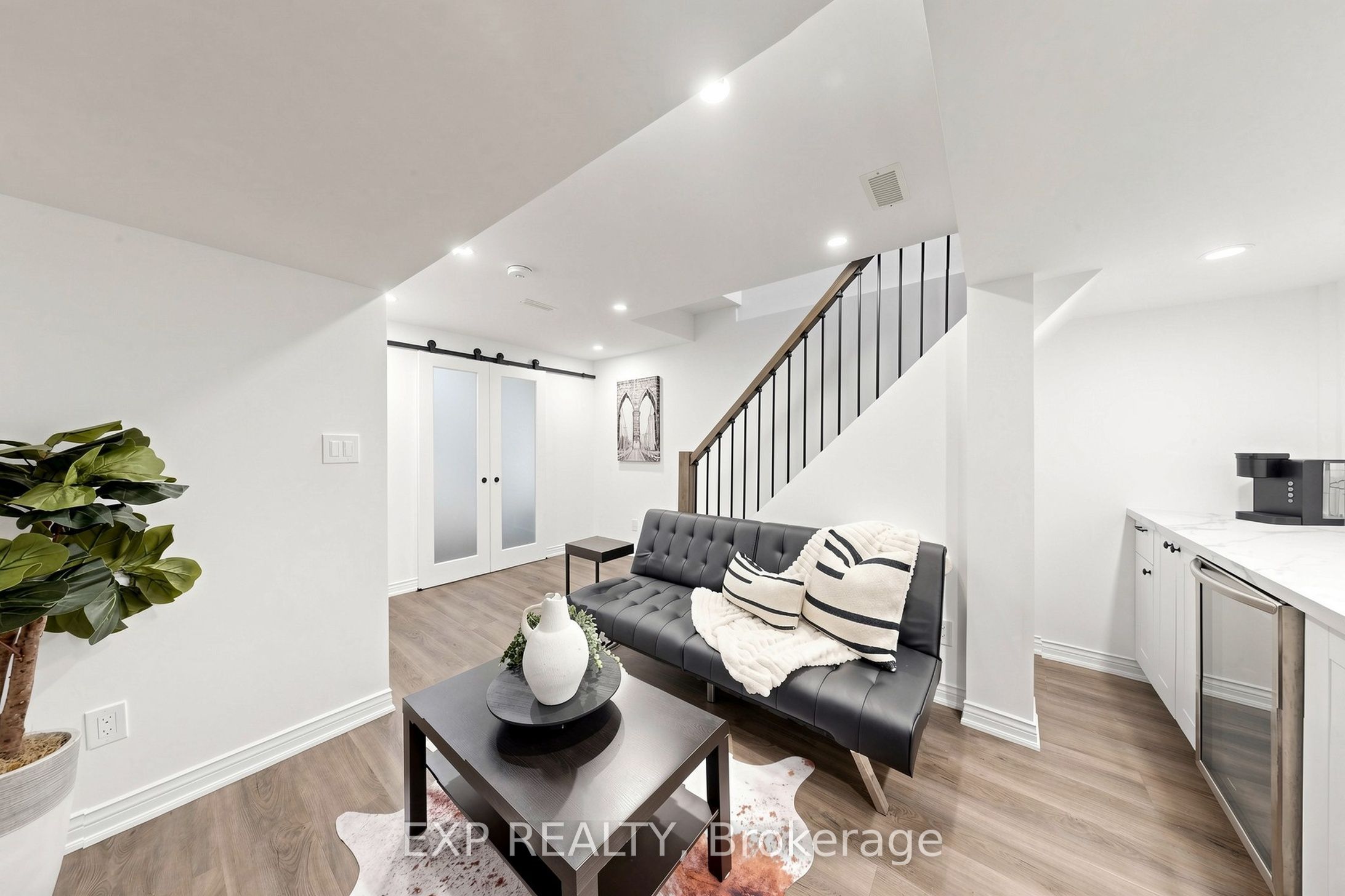 75 Cornell Centre Boulevard Property Photo 21