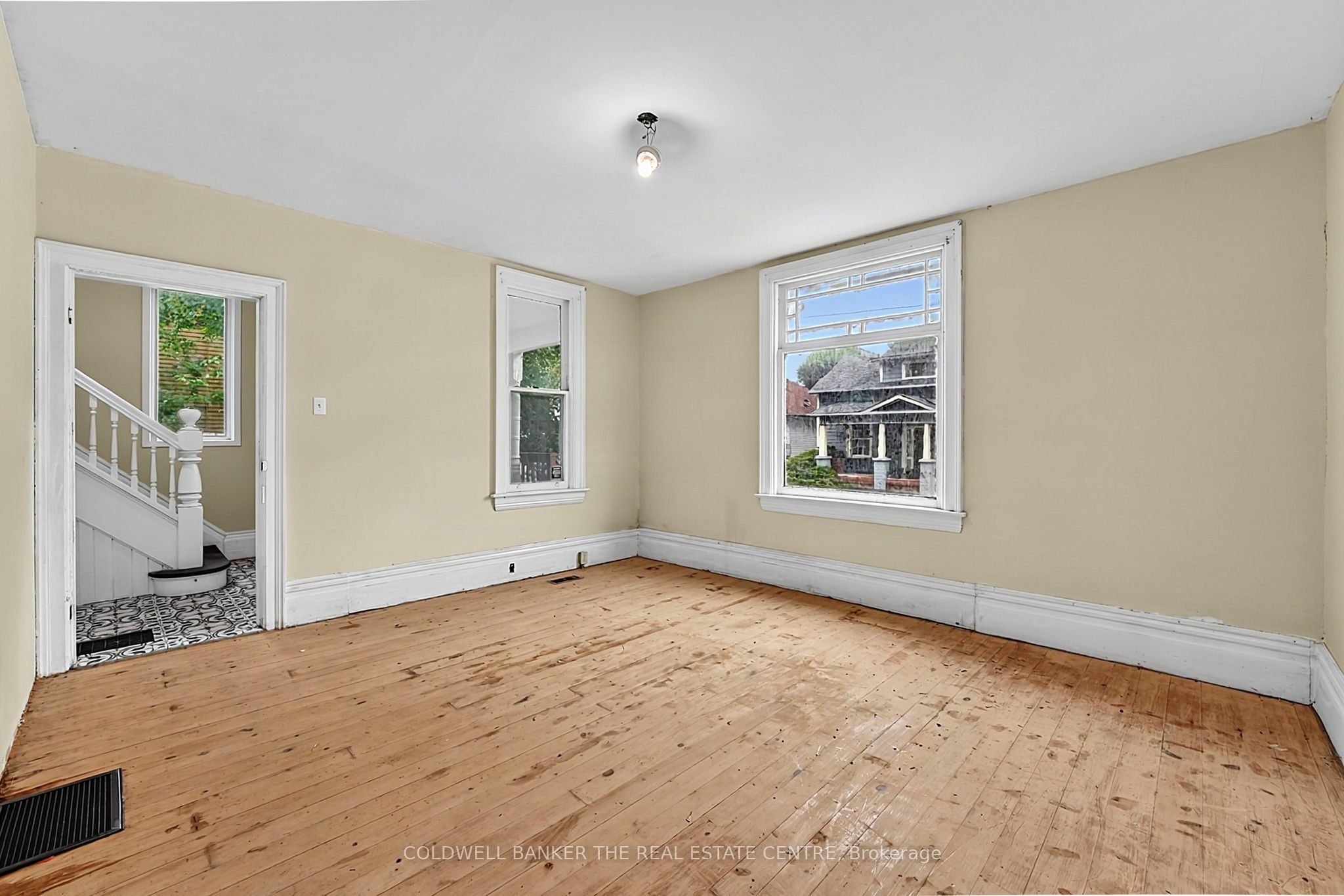 592 Gorham Street Property Photo 8