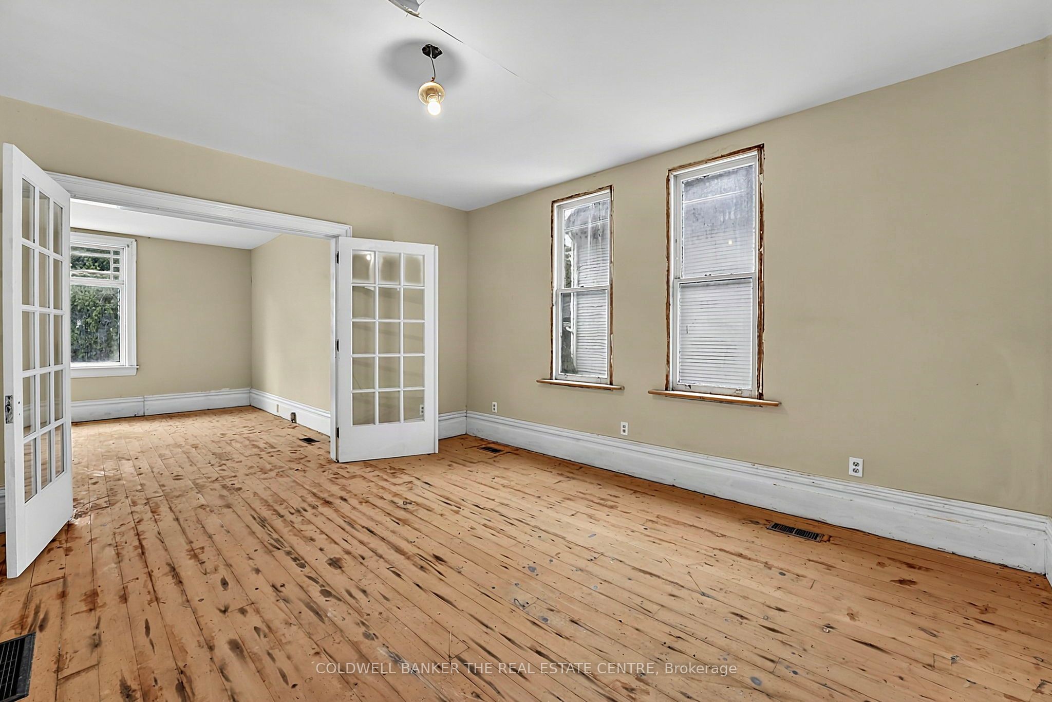 592 Gorham Street Property Photo 10
