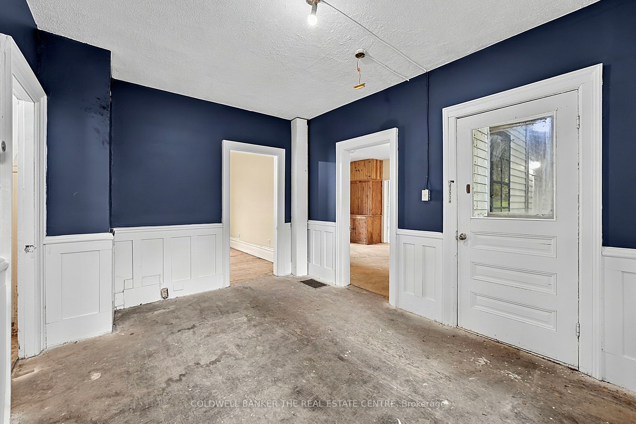 592 Gorham Street Property Photo 14