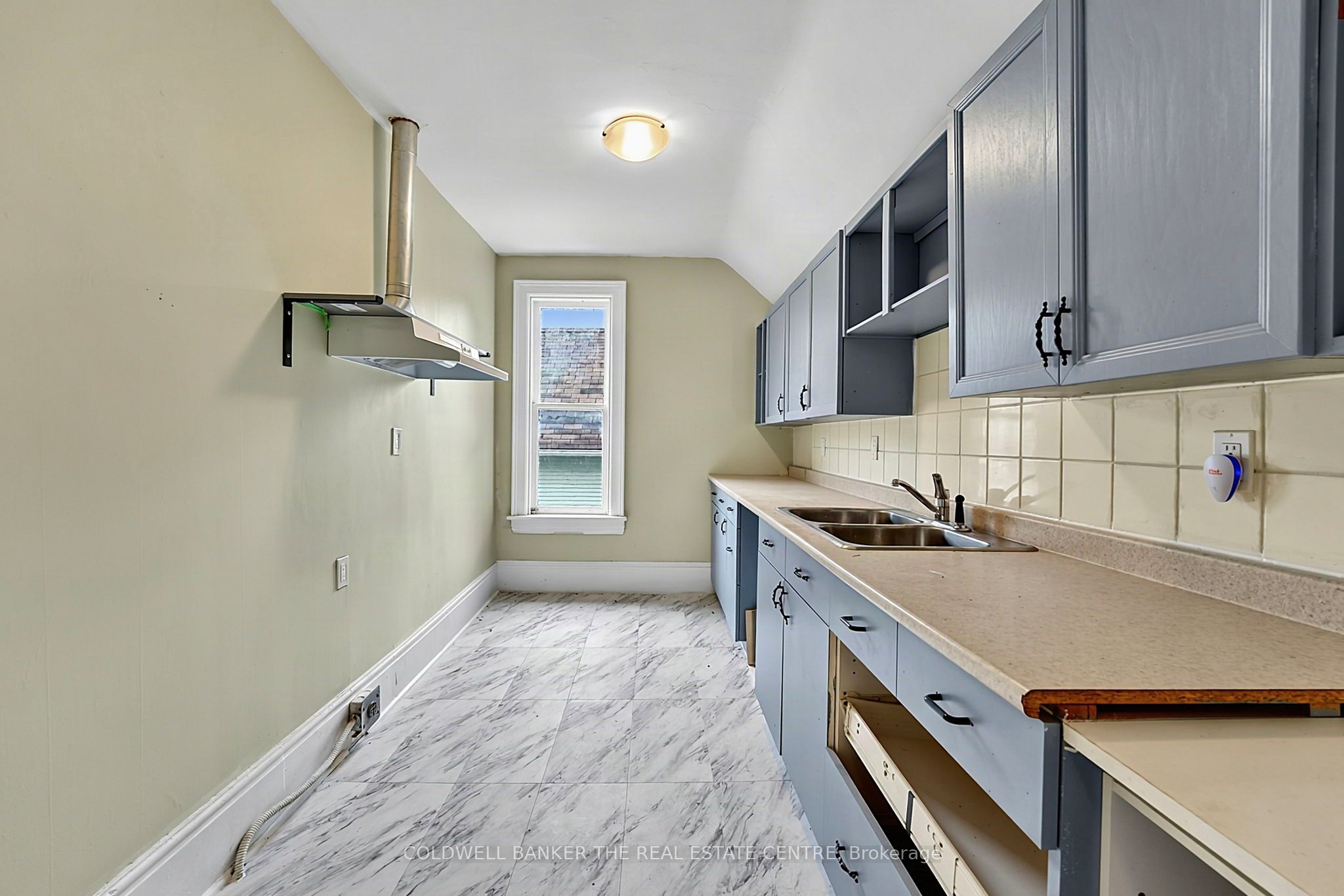 592 Gorham Street Property Photo 24