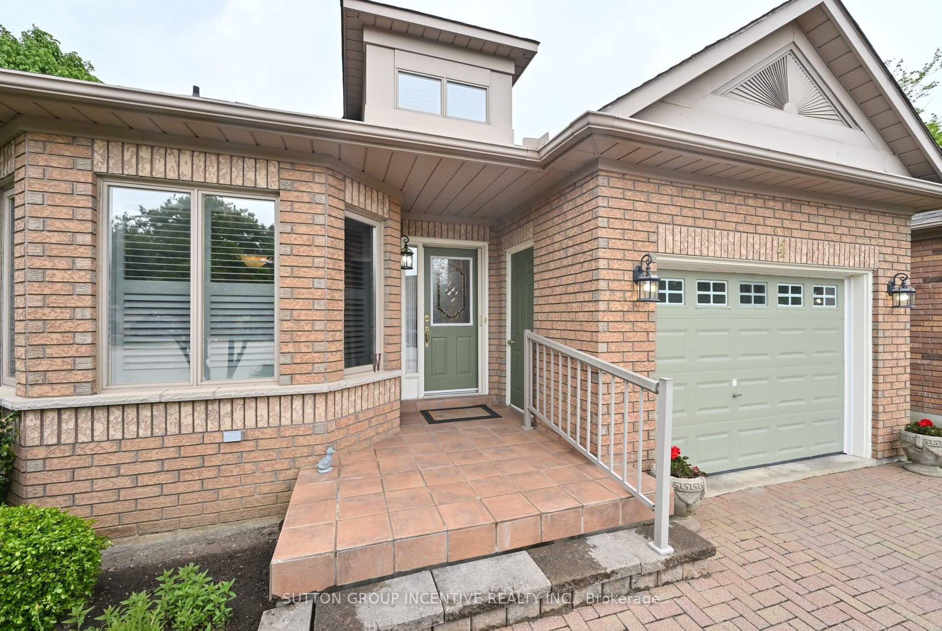 4 Belair Place