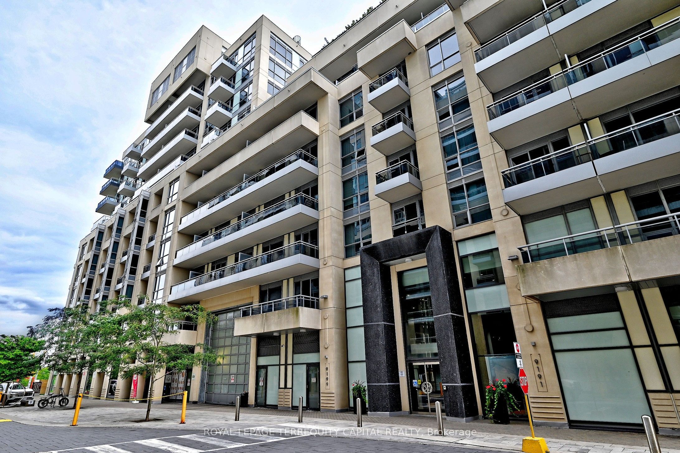 9199 Yonge Street 505 Property Photo 2
