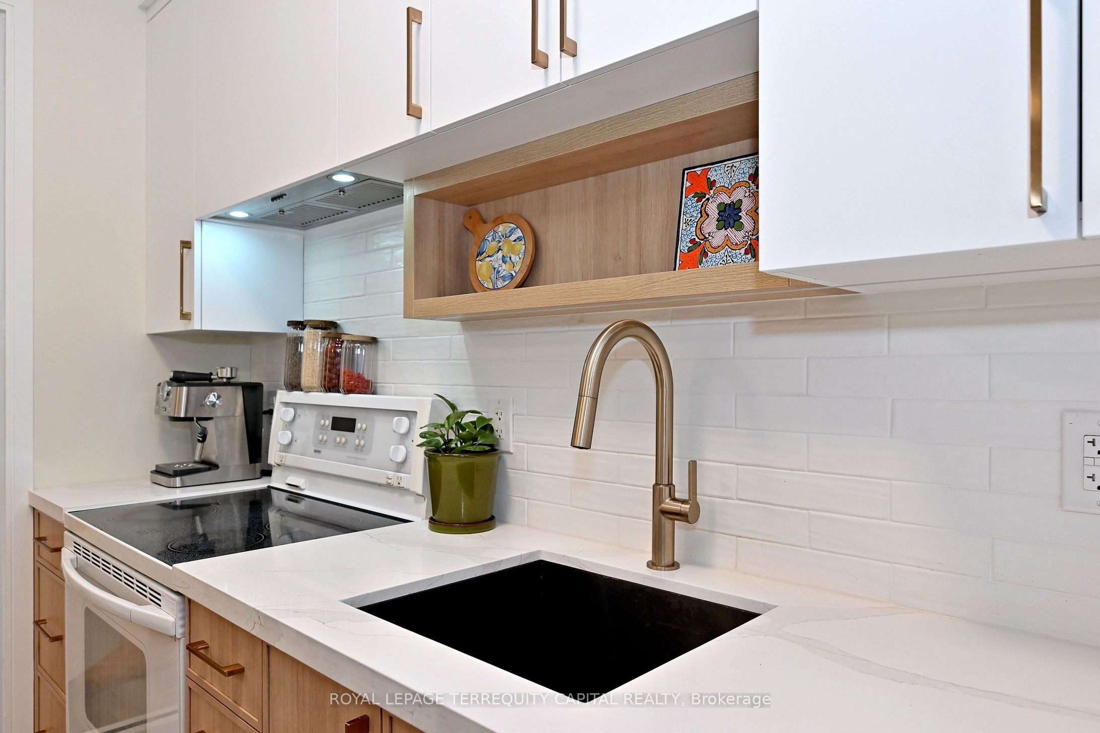 9199 Yonge Street 505 Property Photo 16