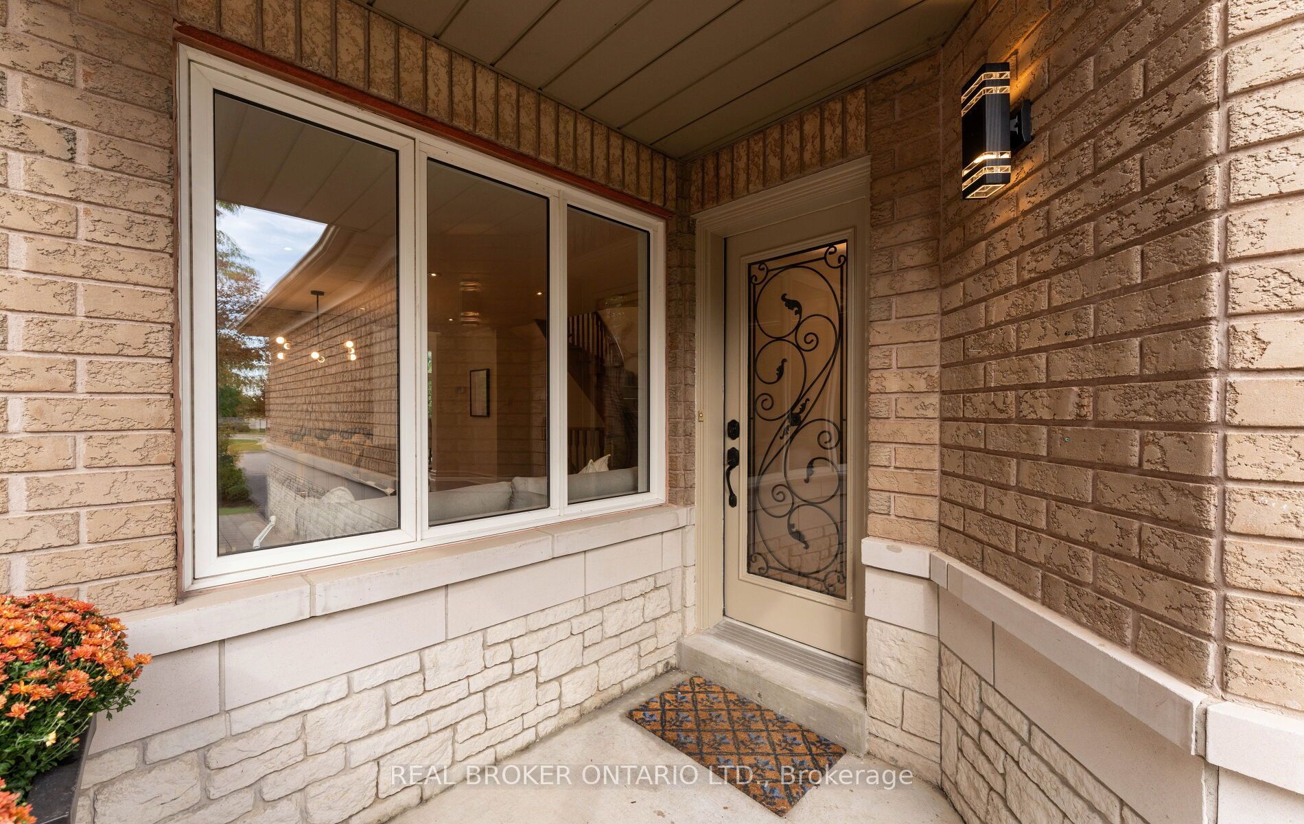 84 Sandway Crescent Property Photo 3