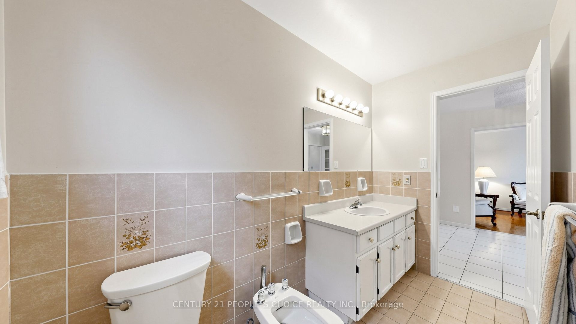 82 Embassy Drive Property Photo 7
