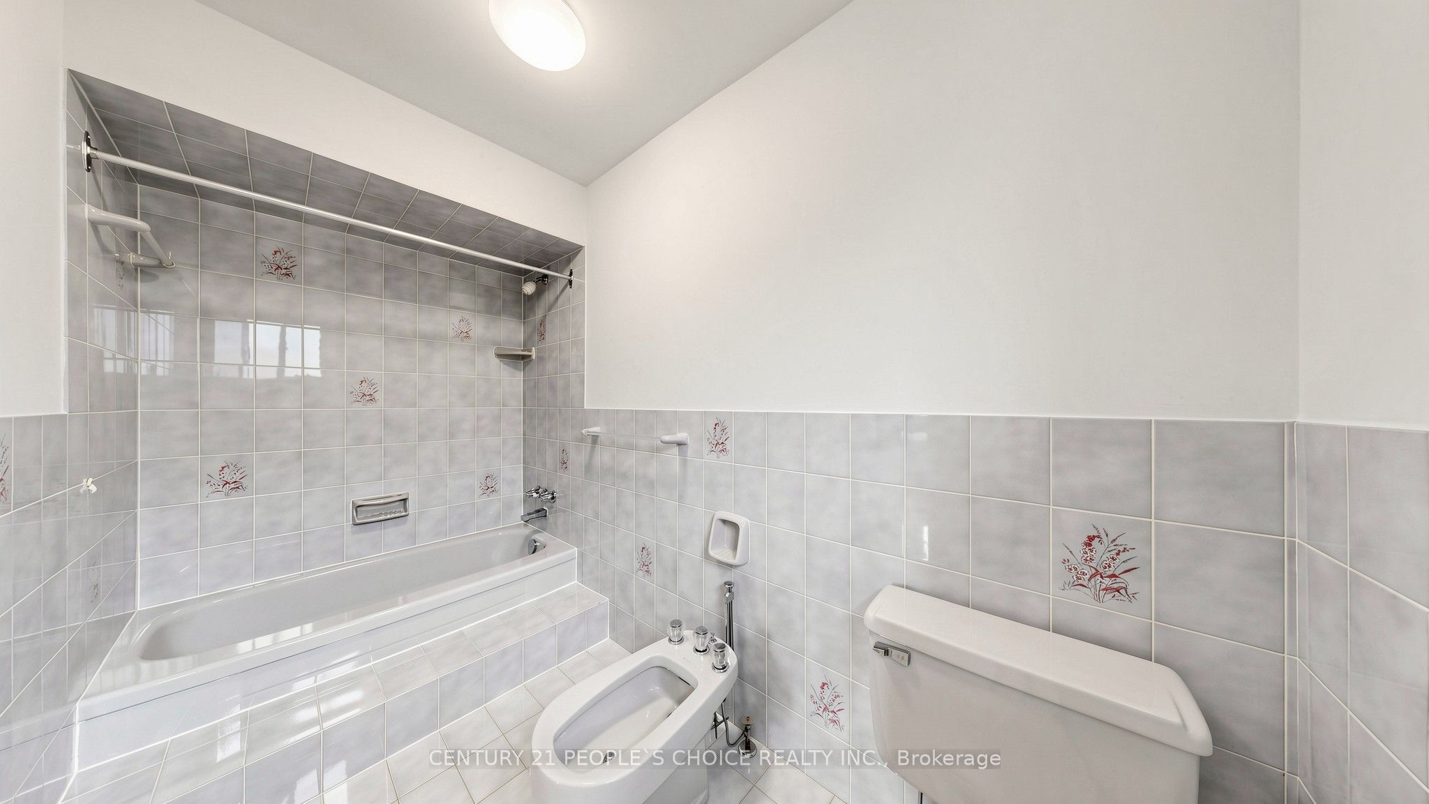 82 Embassy Drive Property Photo 16
