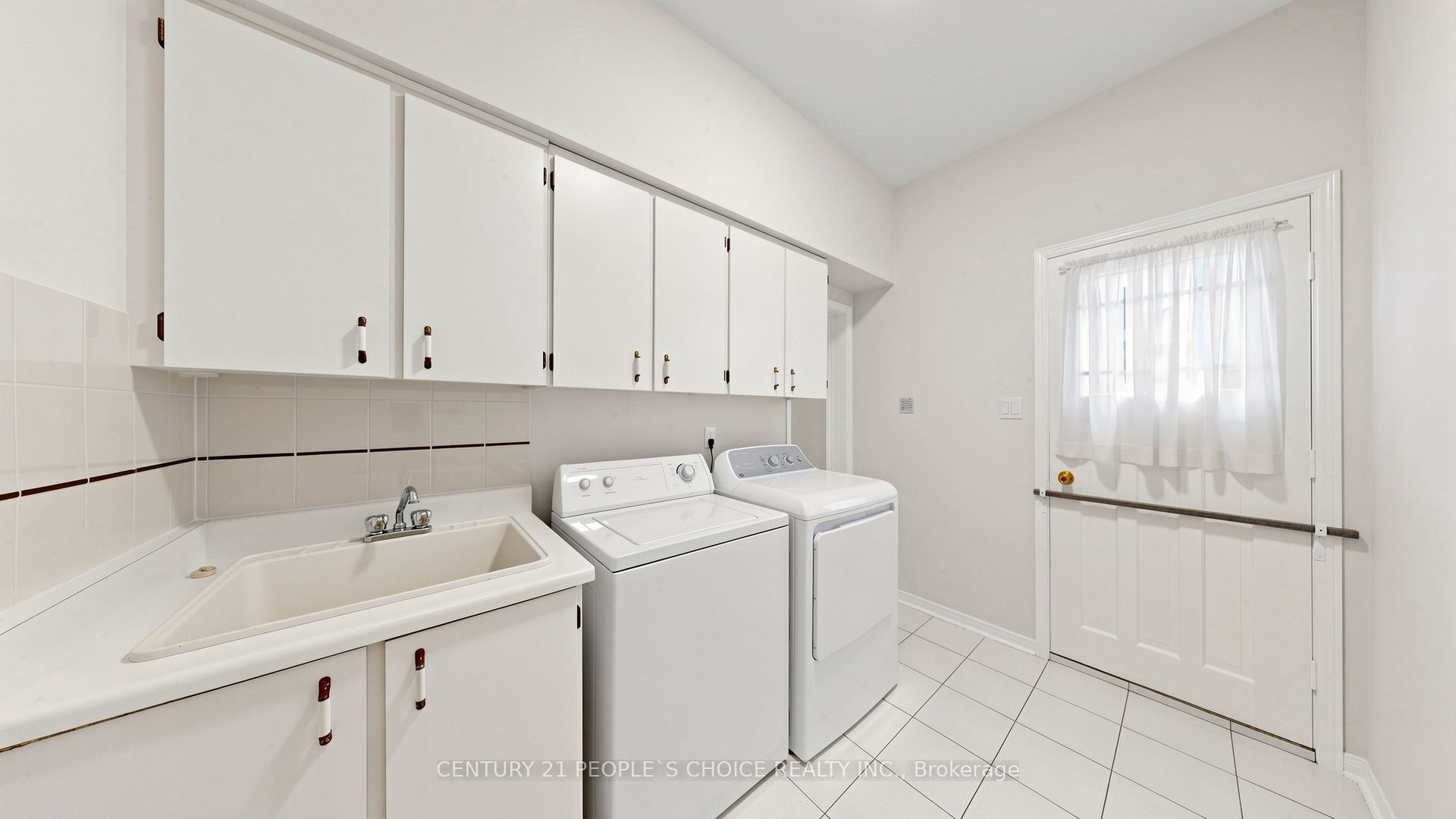 82 Embassy Drive Property Photo 20