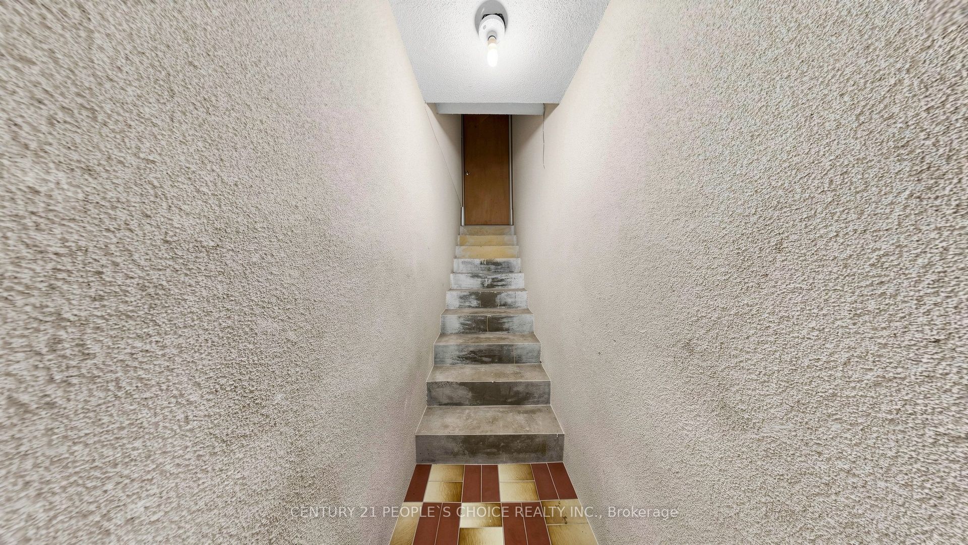 82 Embassy Drive Property Photo 27