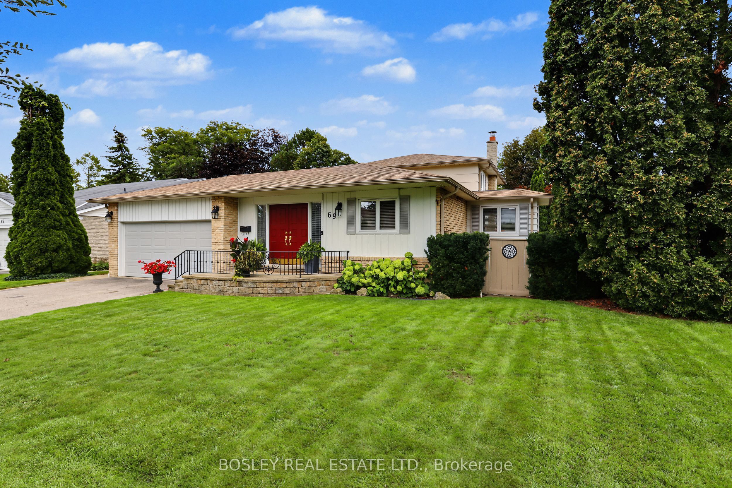 69 Fairway Drive Property Photo 2