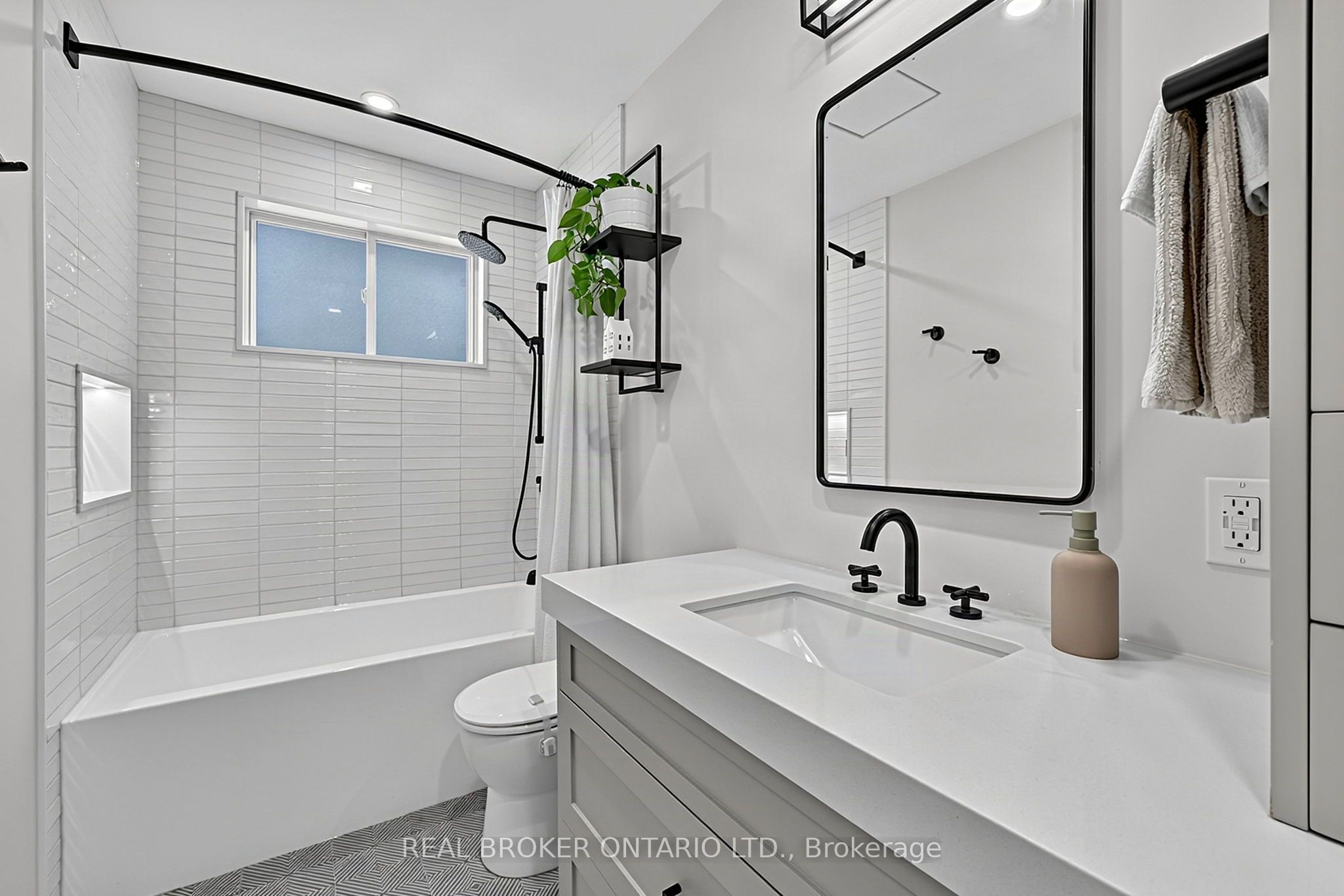 110 Murray Drive Property Photo 17