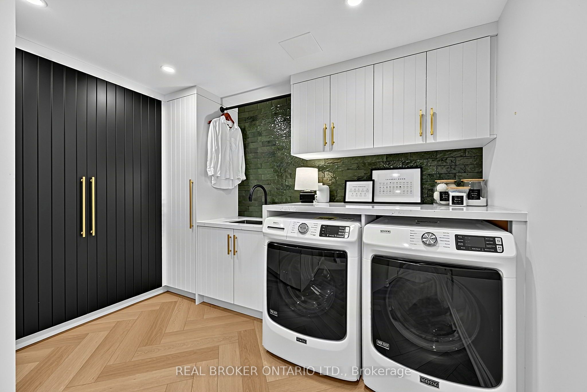 110 Murray Drive Property Photo 24
