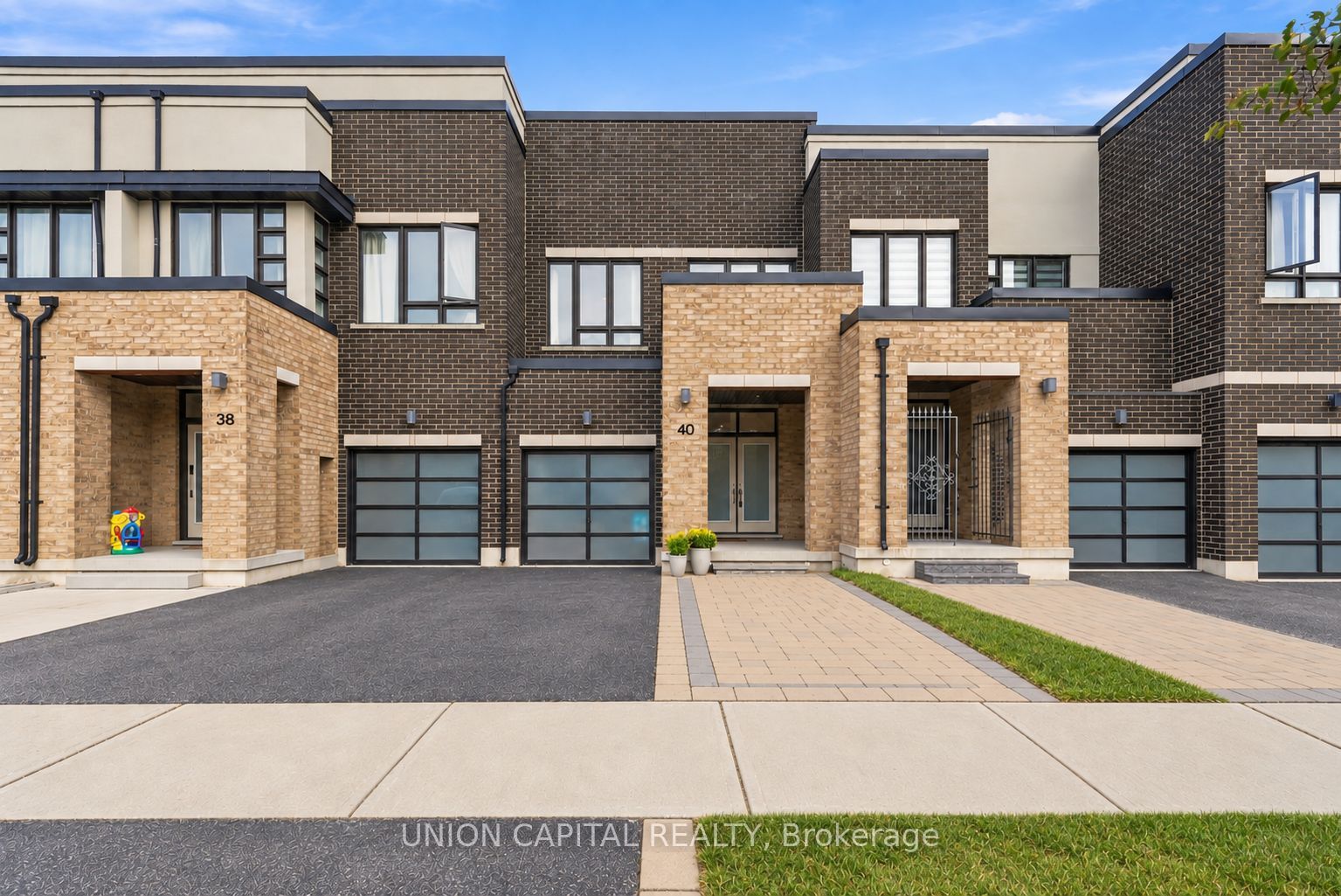 40 Dariole Drive Property Photo 1