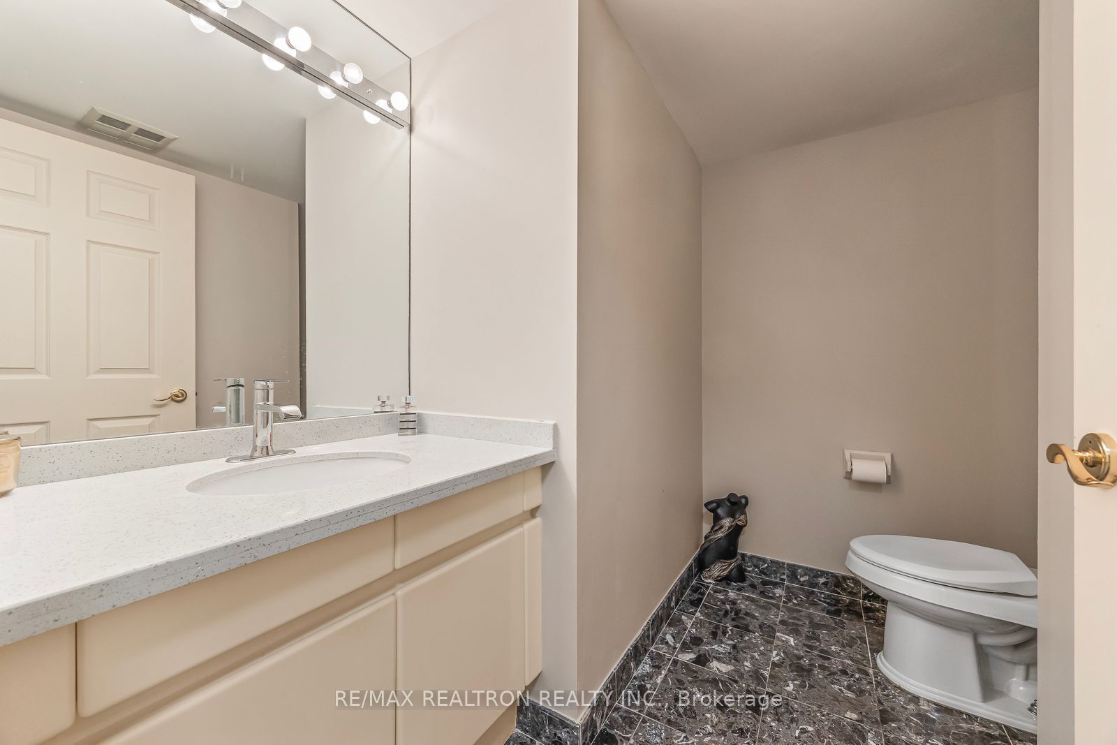 7300 Yonge Street 510 Property Photo 17