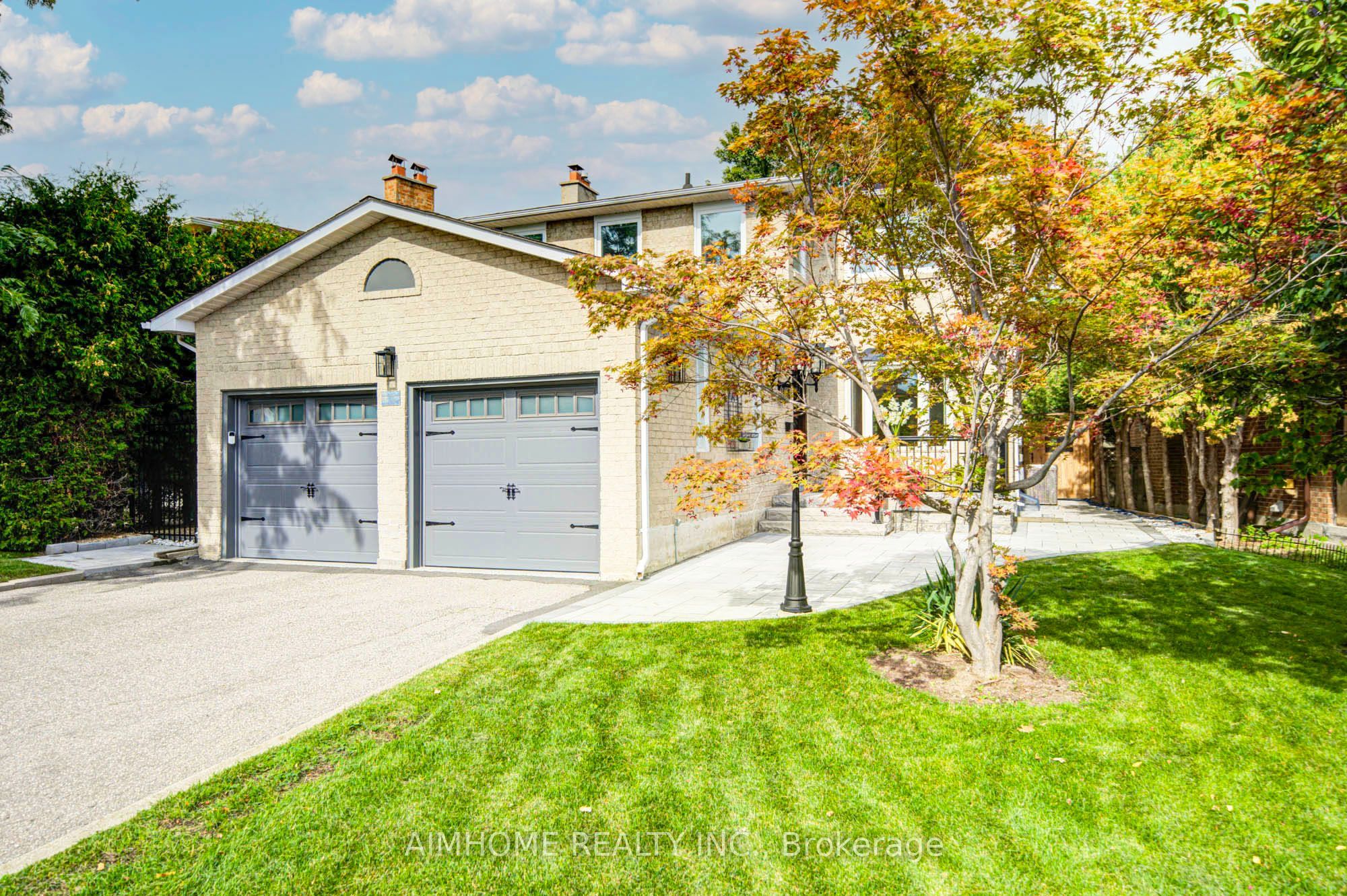 83 Houseman Crescent Property Photo 1