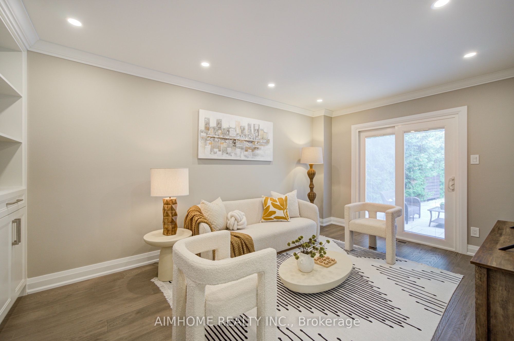 83 Houseman Crescent Property Photo 10