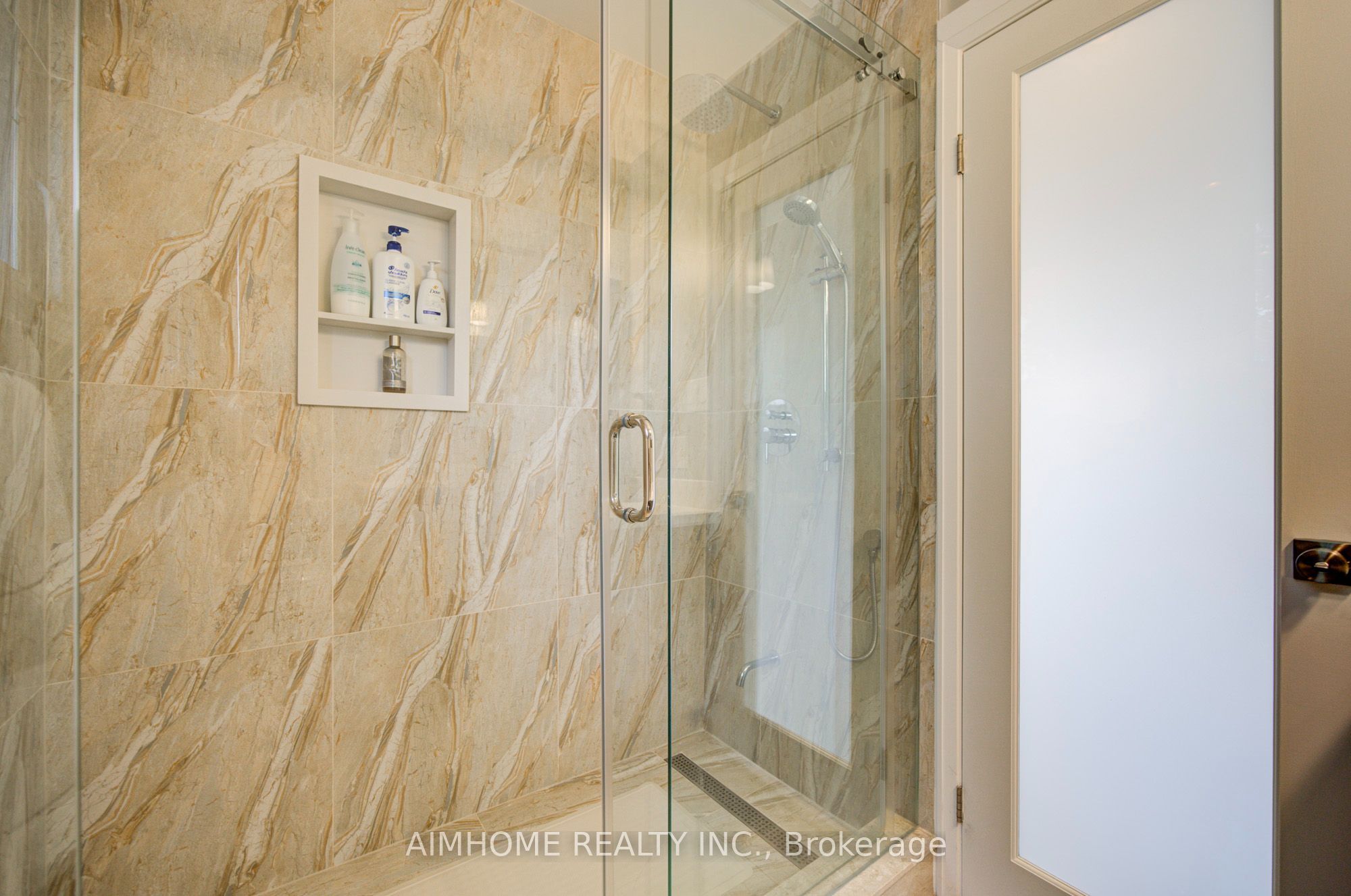 83 Houseman Crescent Property Photo 24