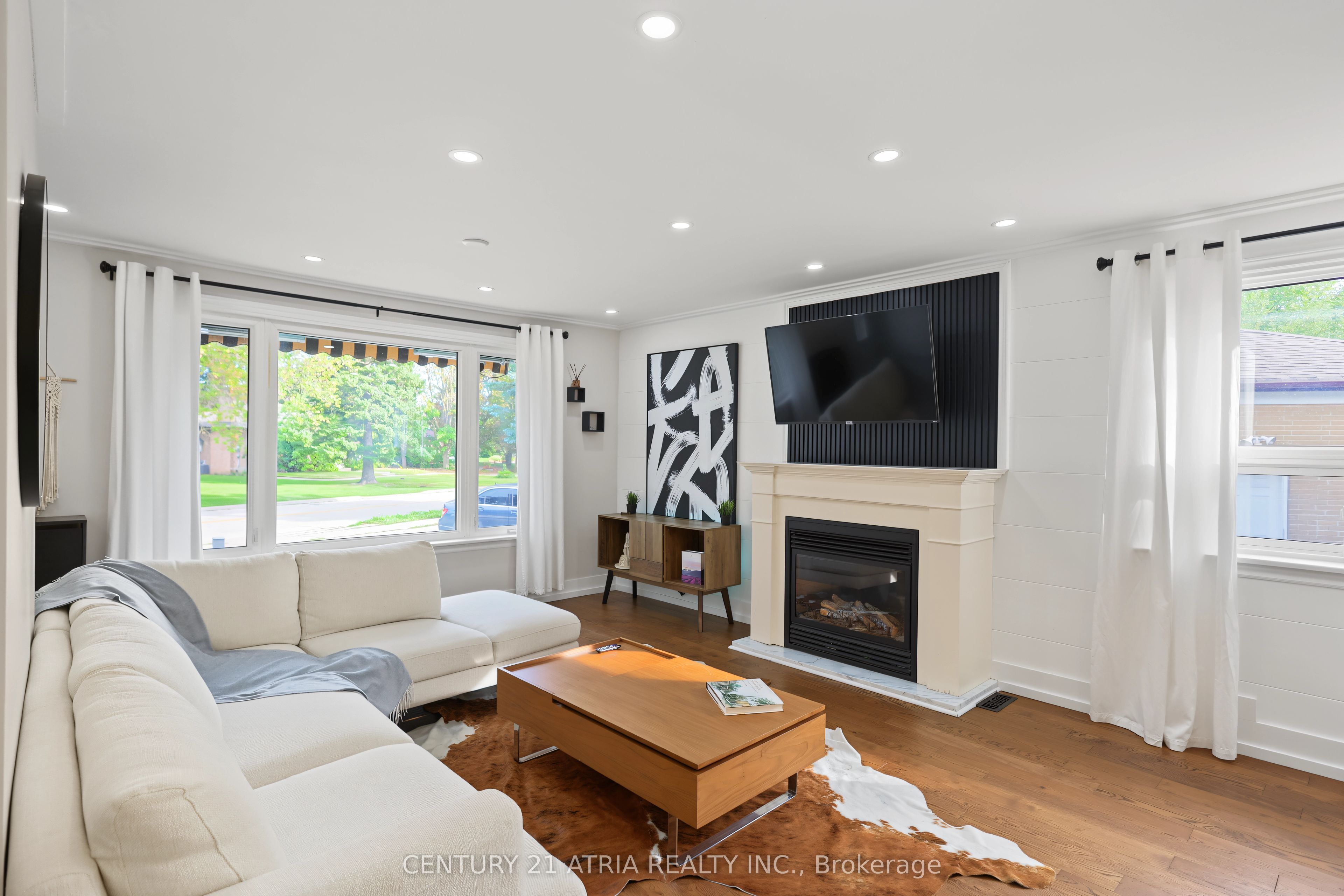 64 Cartier Crescent Property Photo 8