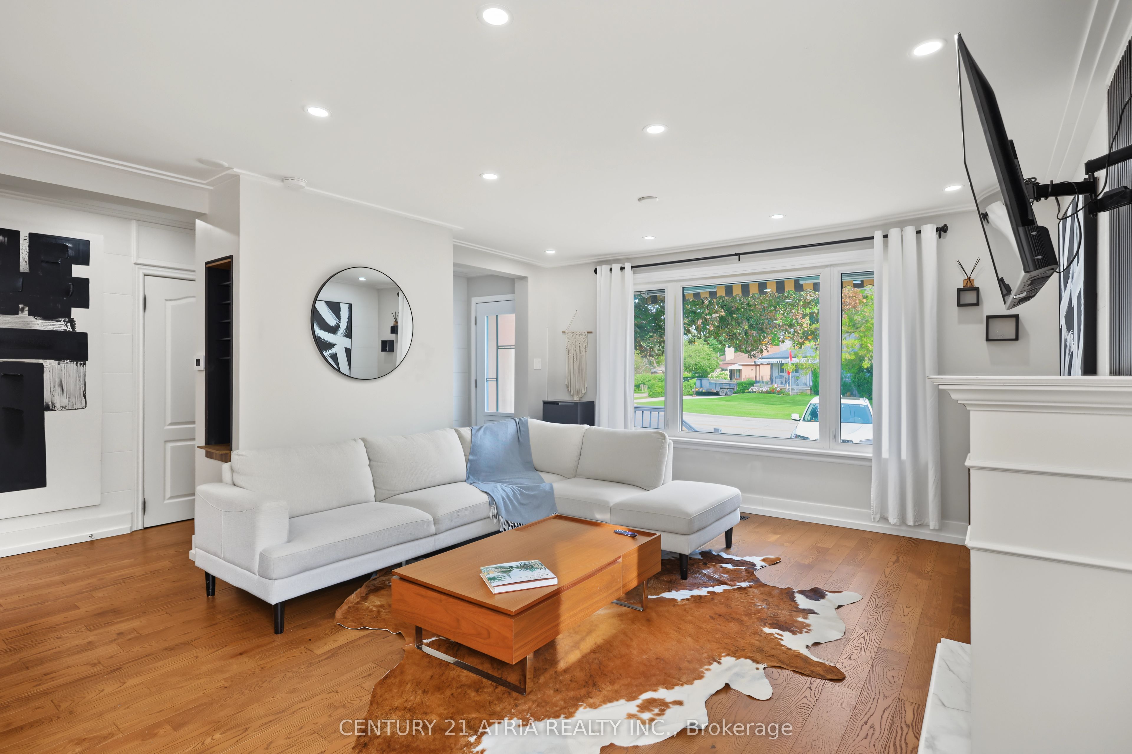 64 Cartier Crescent Property Photo 9
