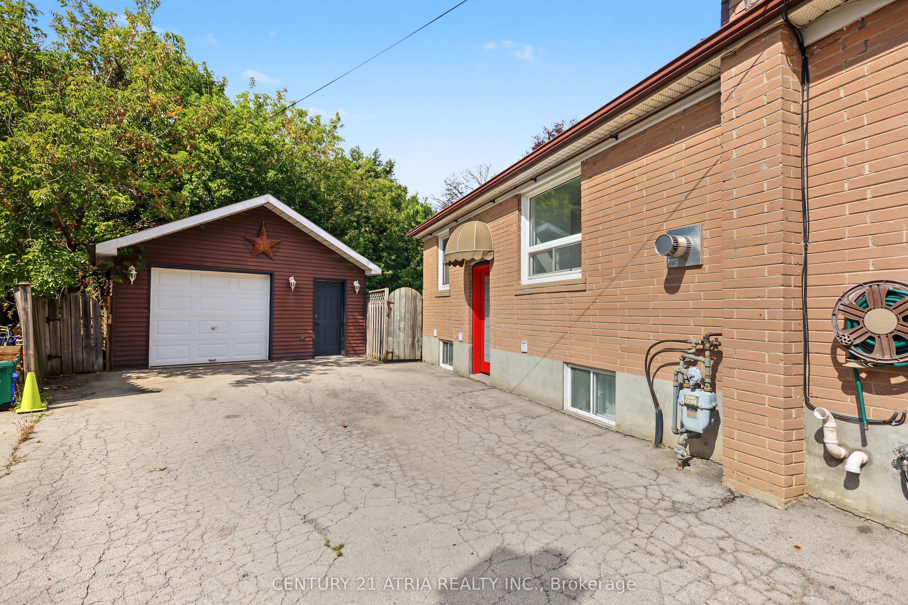 64 Cartier Crescent Property Photo 26