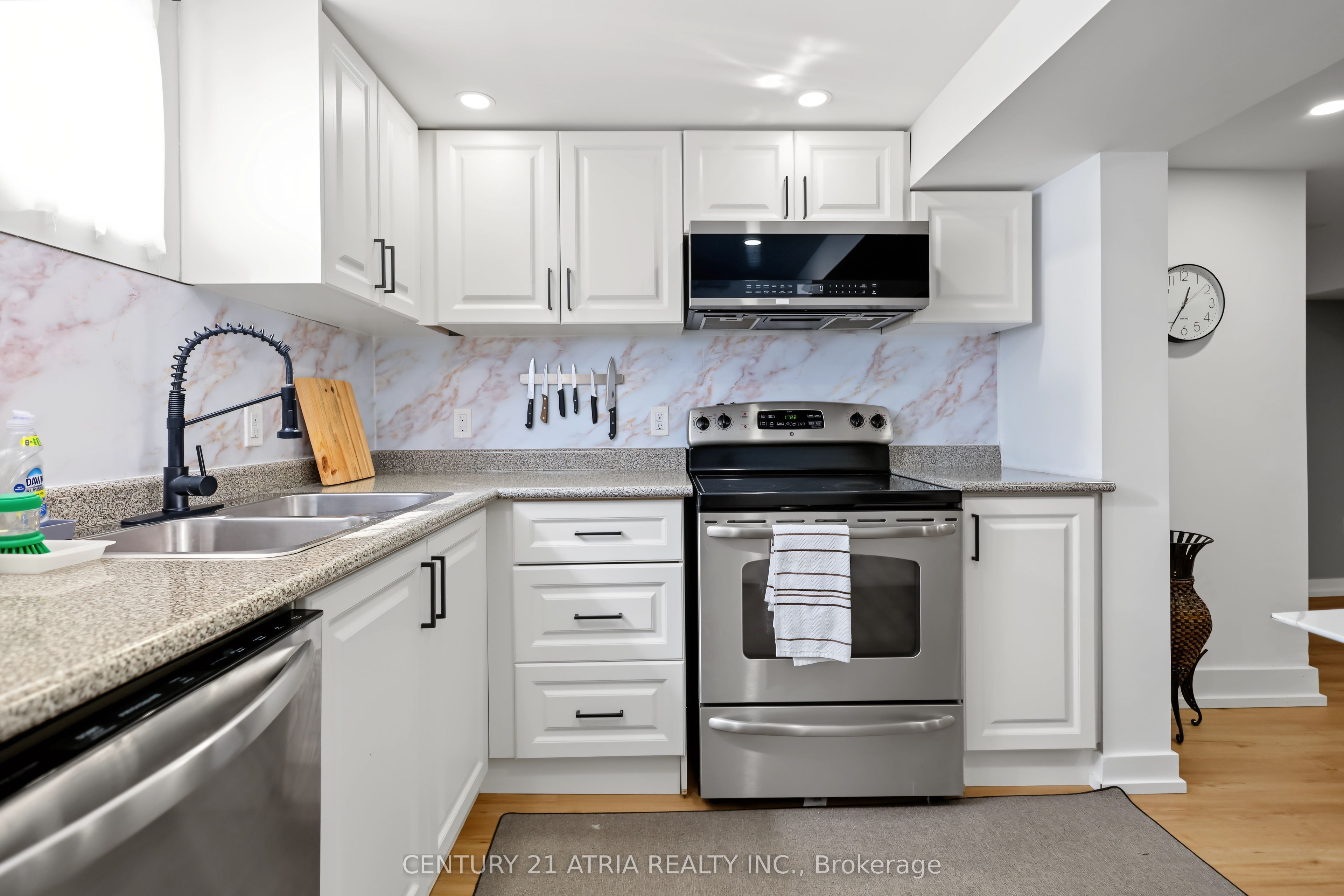 64 Cartier Crescent Property Photo 32