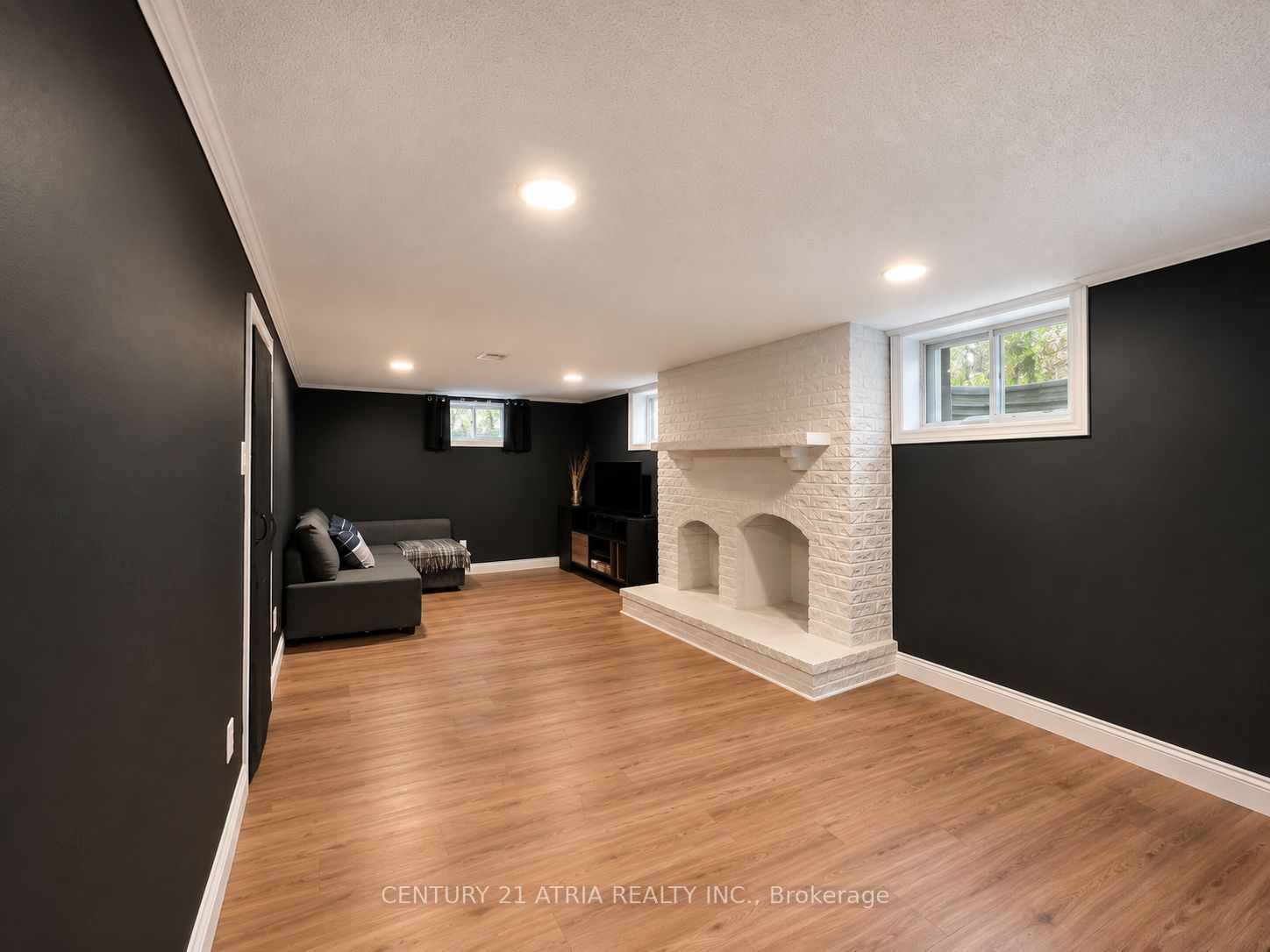 64 Cartier Crescent Property Photo 39