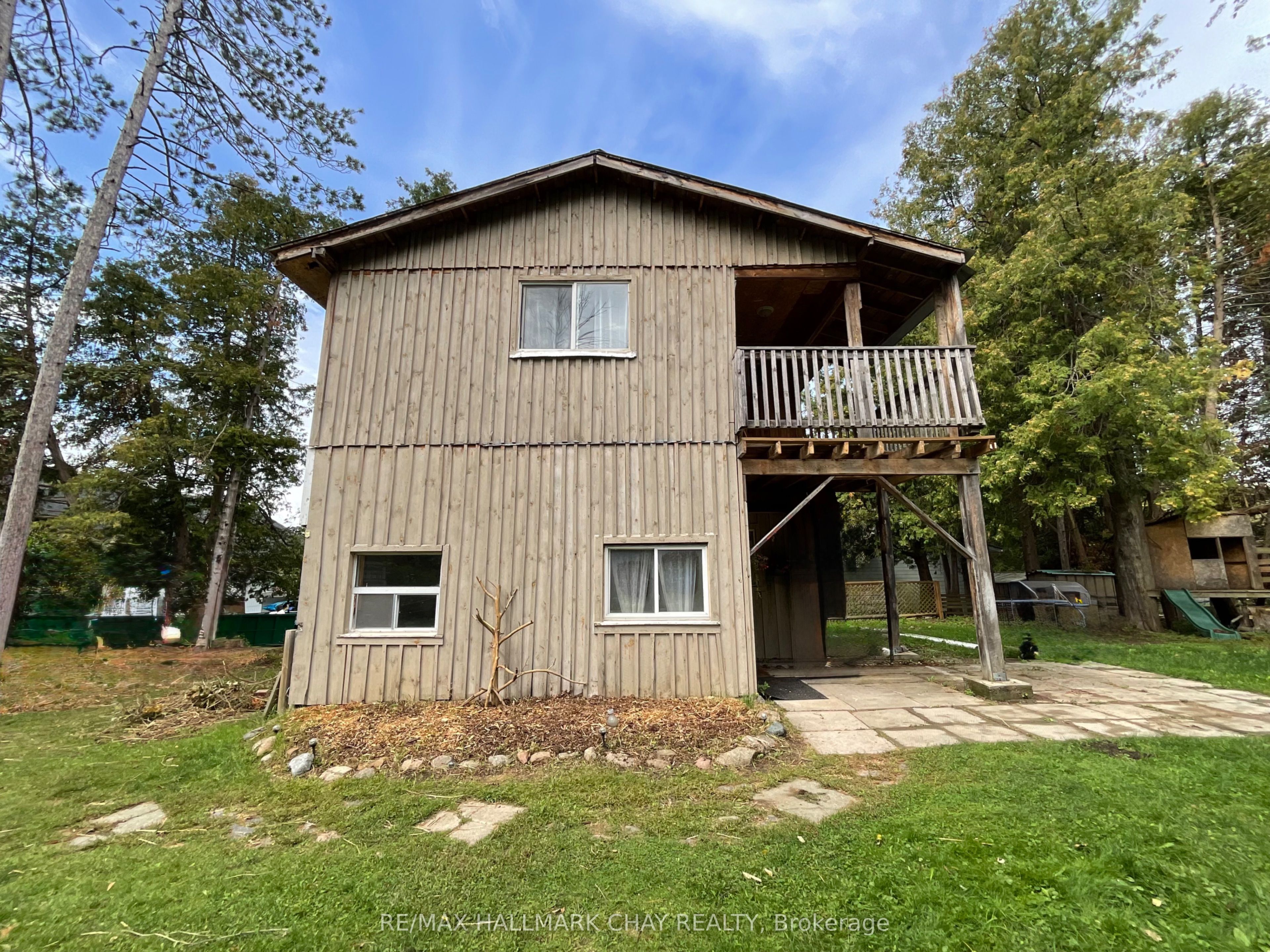 961 7th Line Property Photo 1