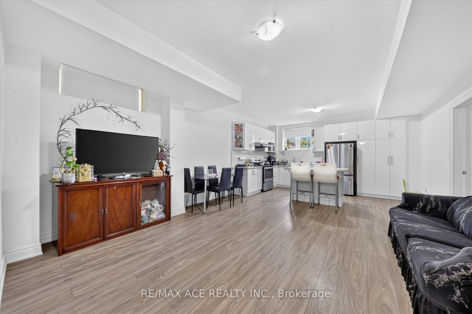 7607 Ninth Line Property Photo 36