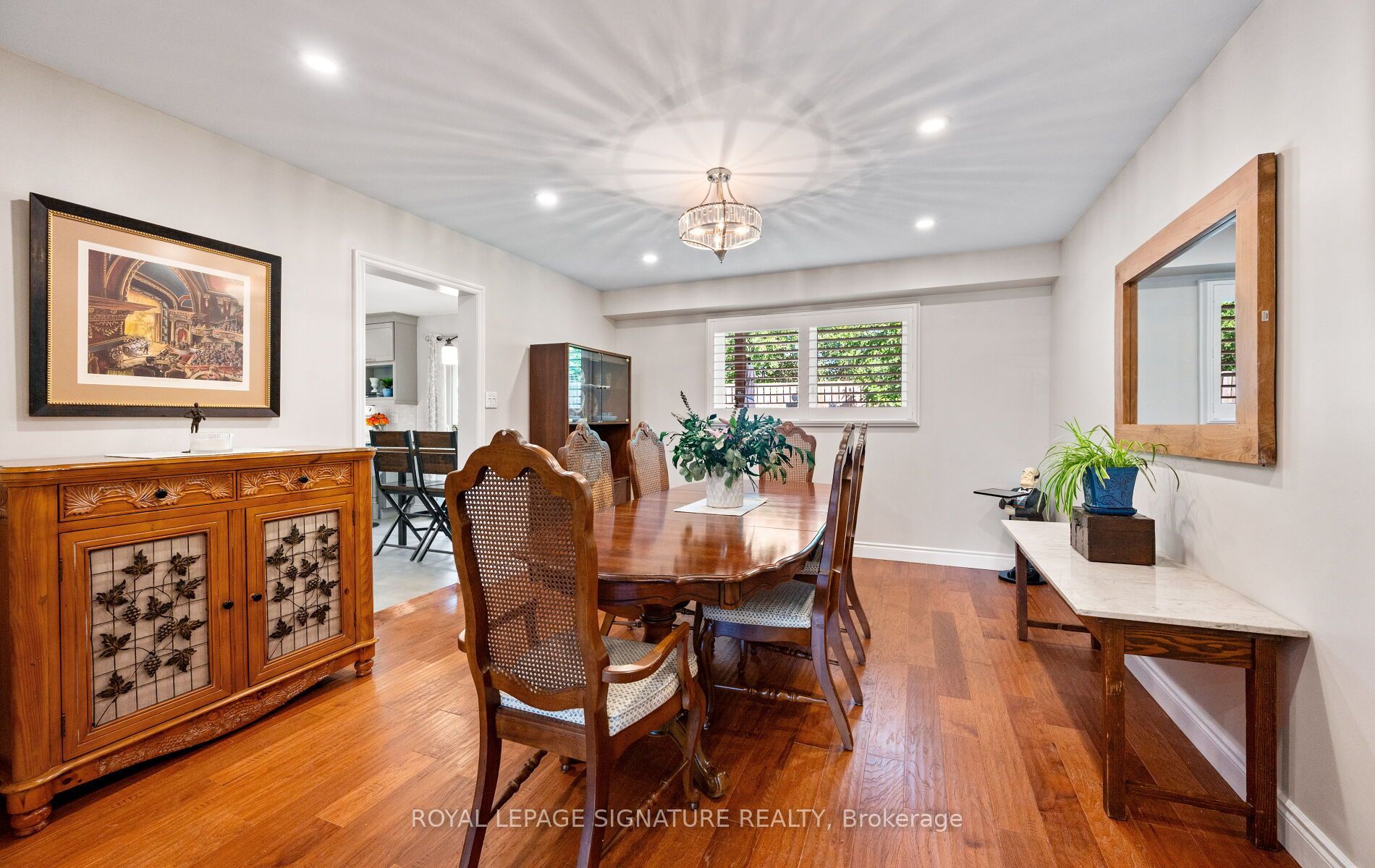 42 Shieldmark Crescent Property Photo 7