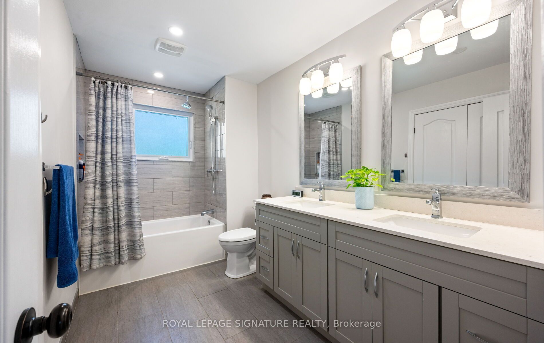 42 Shieldmark Crescent Property Photo 24
