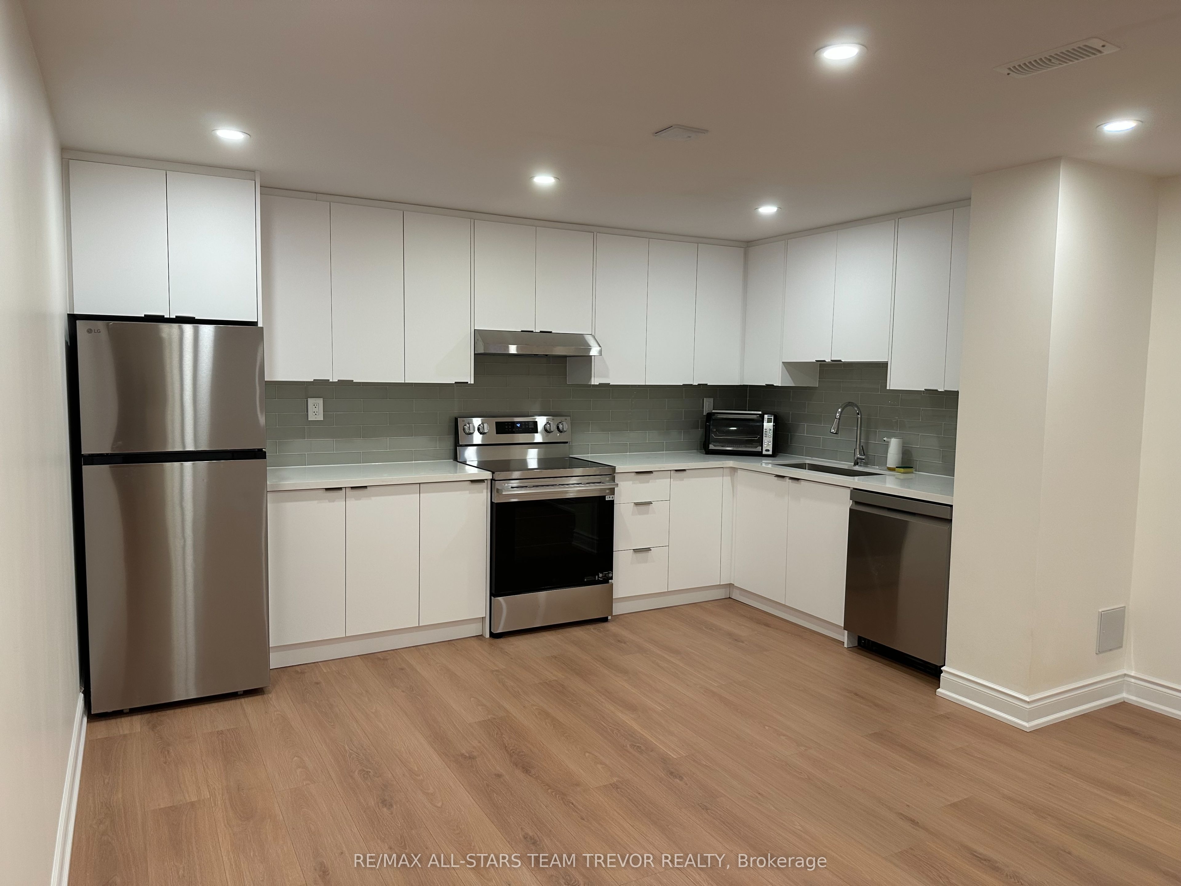 32 Valleo Street Basement Property Photo 1