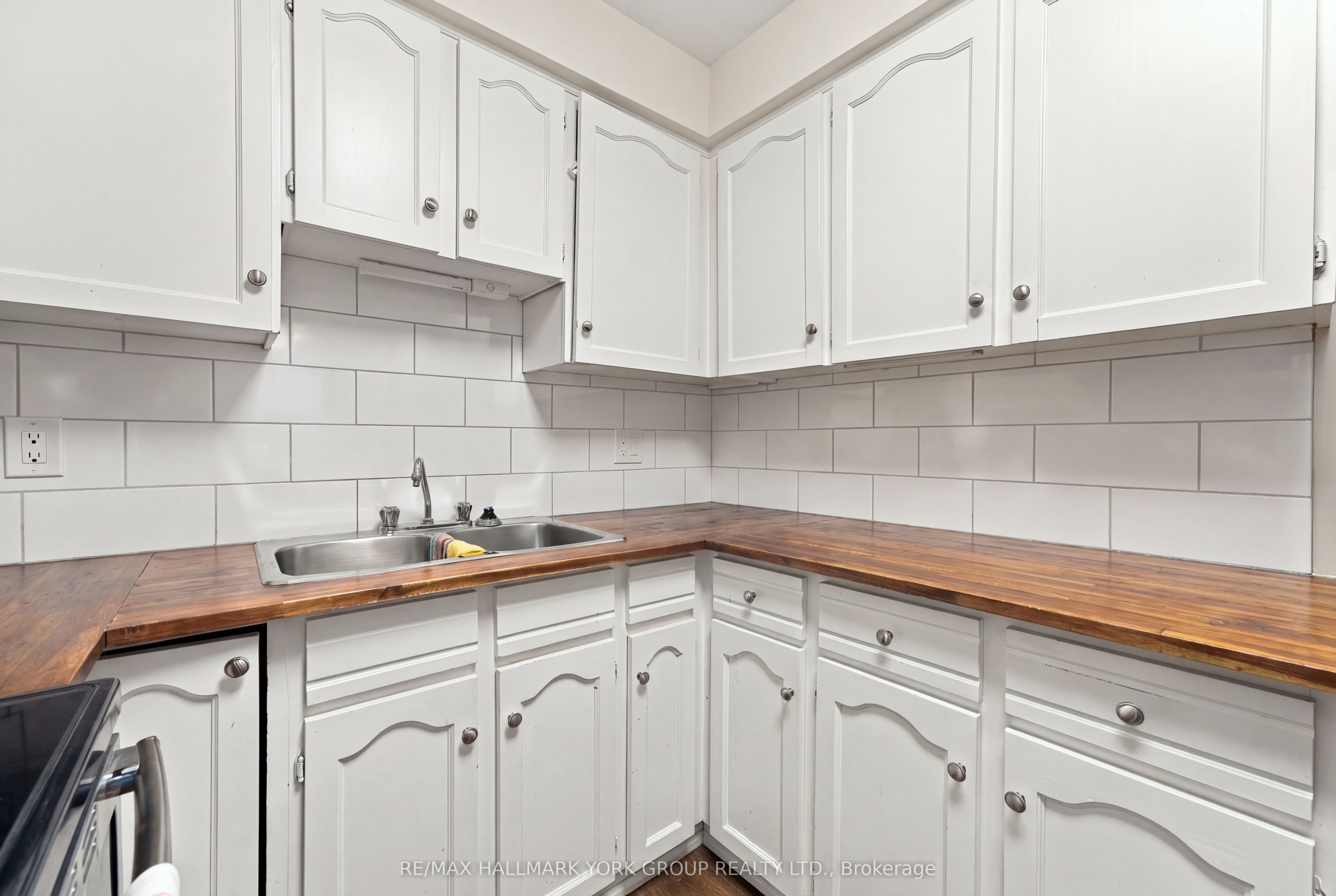 52 Centre Street Property Photo 16