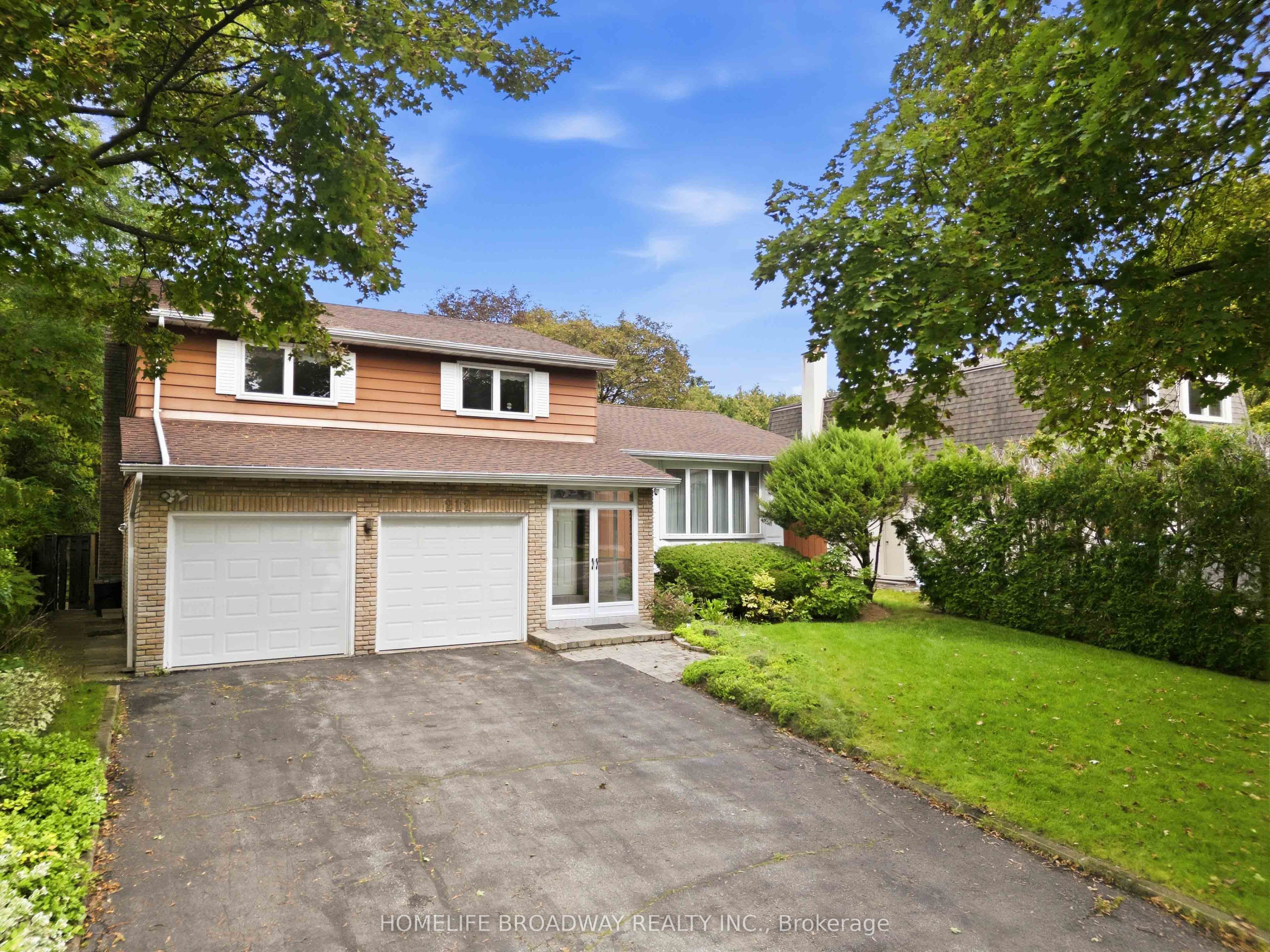 212 Bayview Fairways Drive Property Photo 1