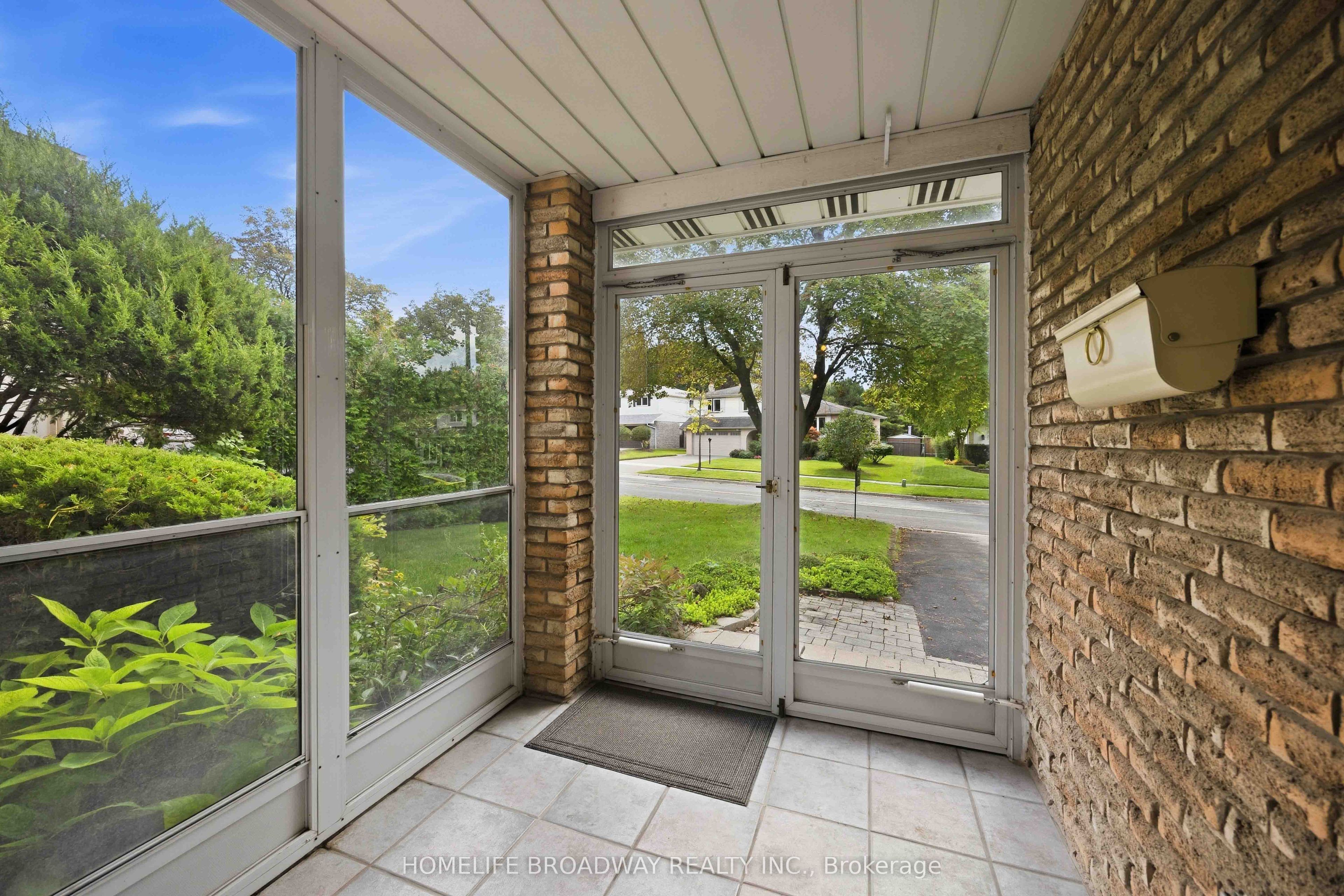 212 Bayview Fairways Drive Property Photo 3