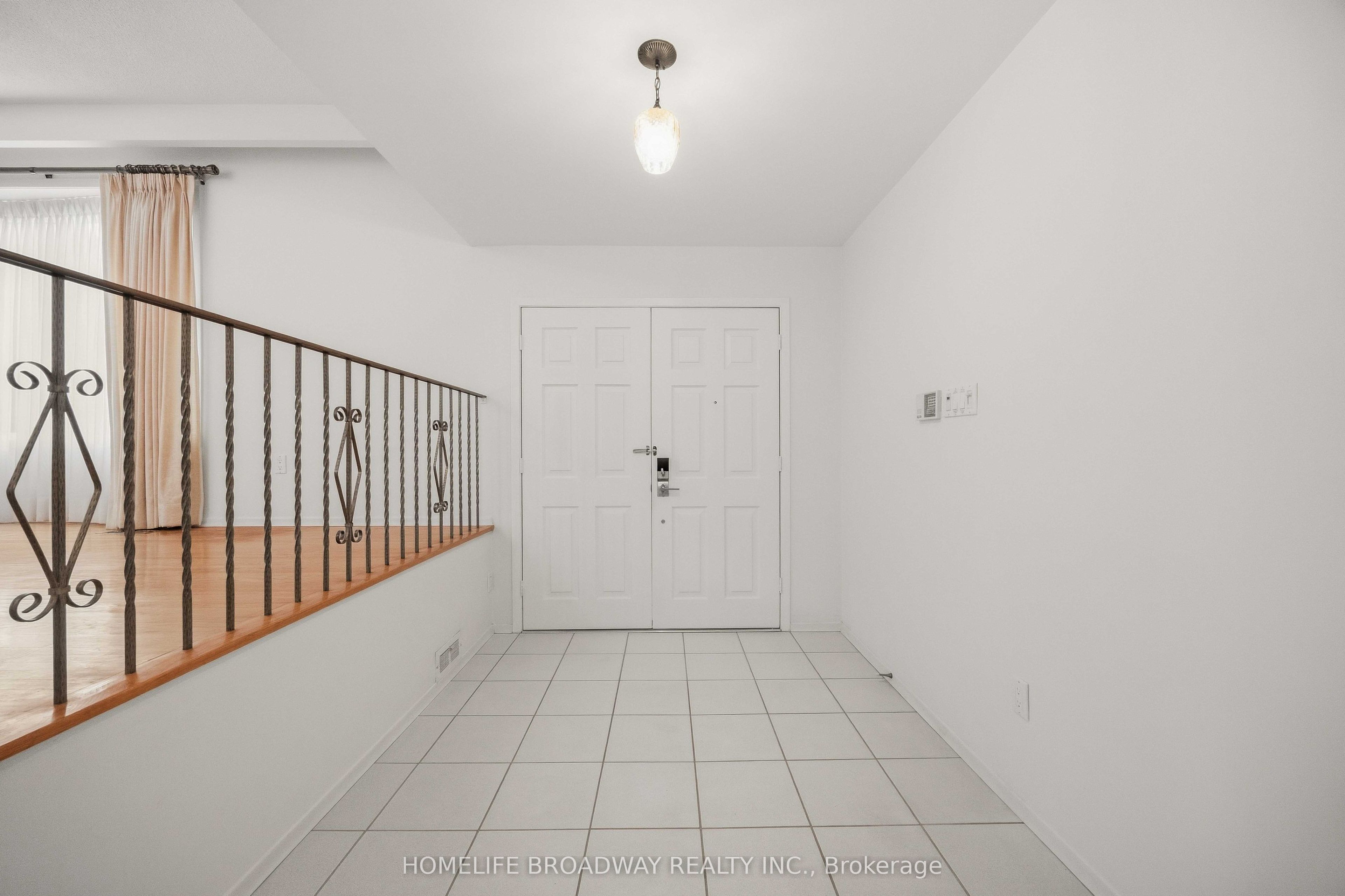 212 Bayview Fairways Drive Property Photo 4