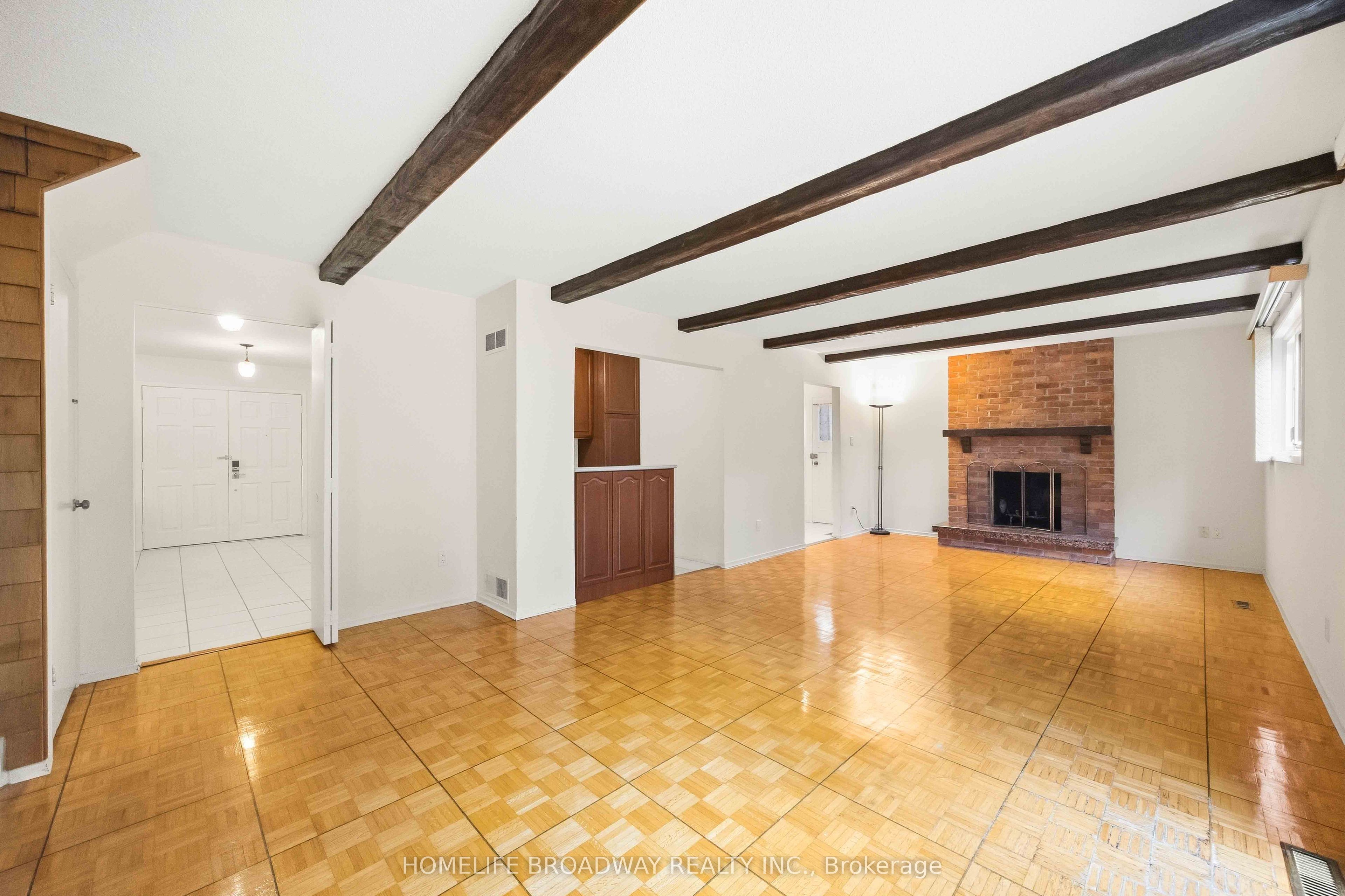 212 Bayview Fairways Drive Property Photo 10