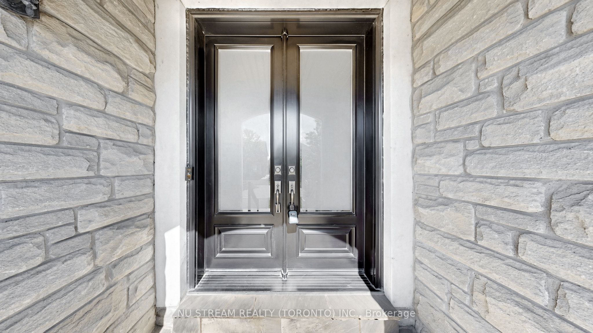 205 Fred Mclaren Boulevard Property Photo 3