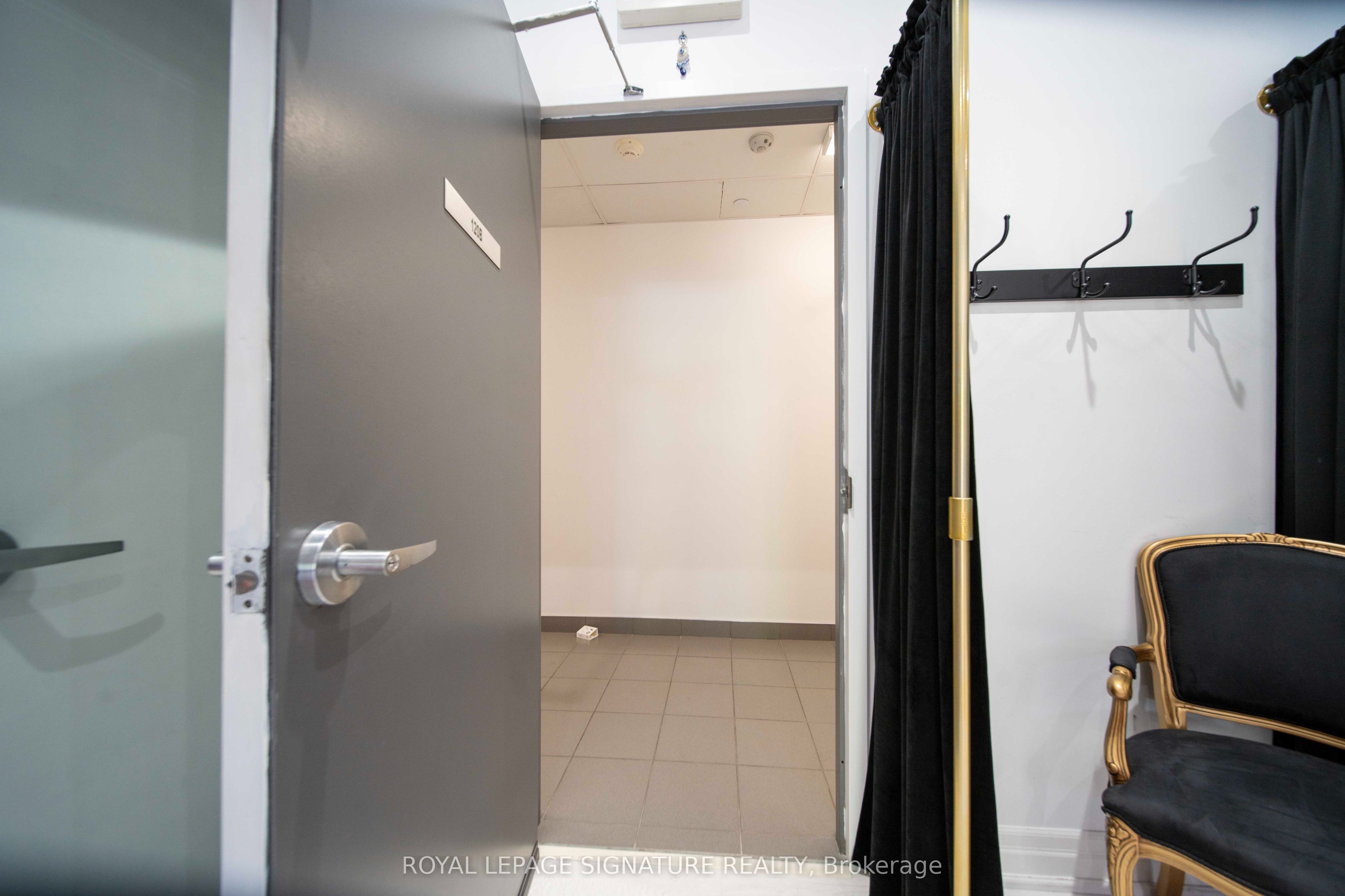 372 Highway 7 120 Property Photo 16